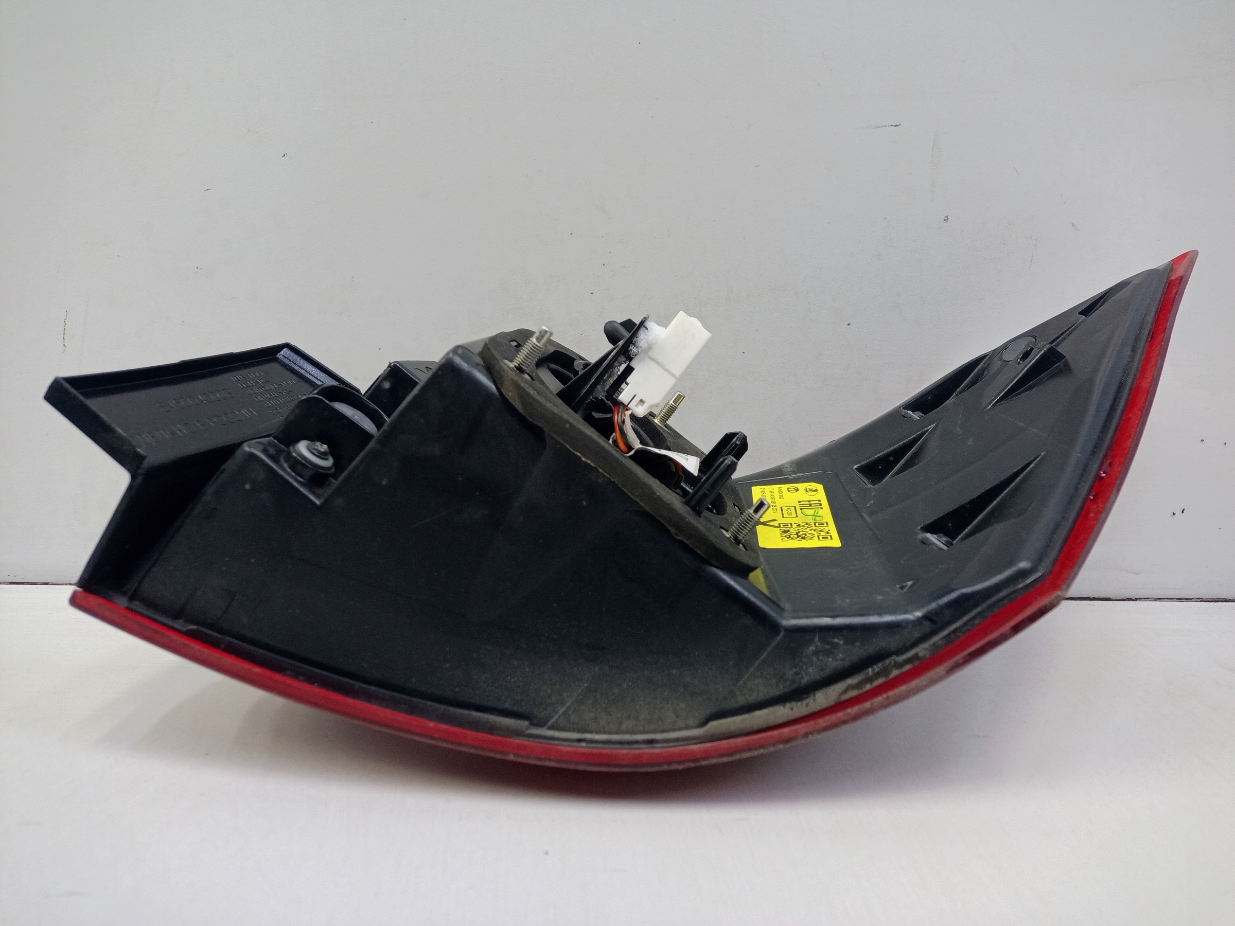 Фонарь задний левый наружный Lada Vesta Restail LED