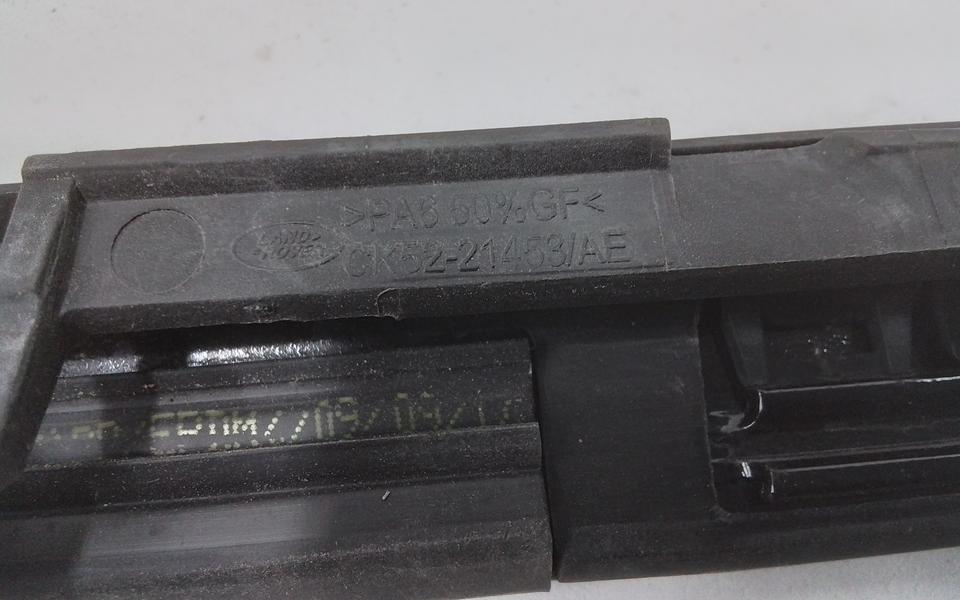 Уплотнитель стекла двери передней левой Land Rover Range Rover 4