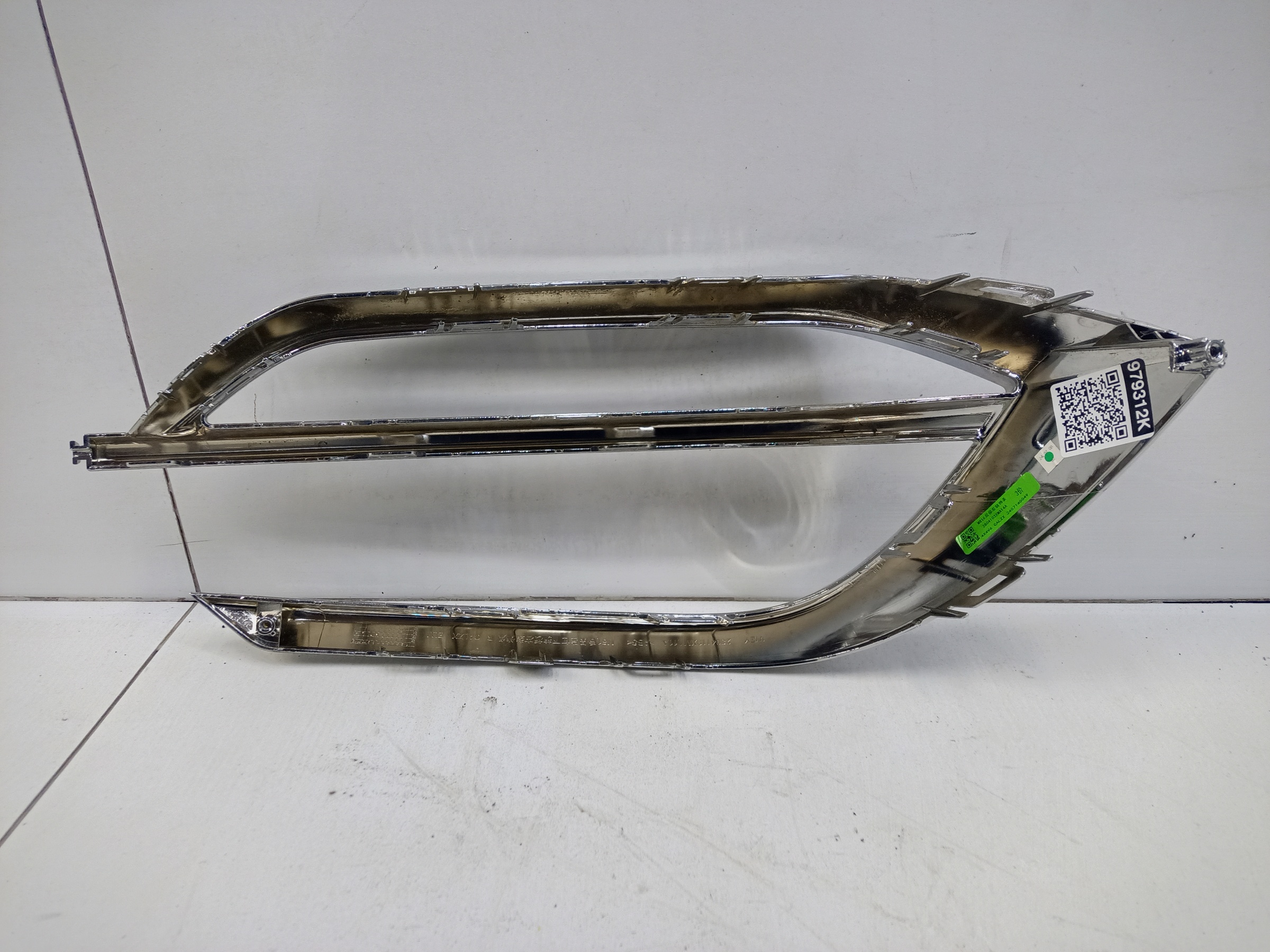 Накладка хром заднего бампера правая Wey 80