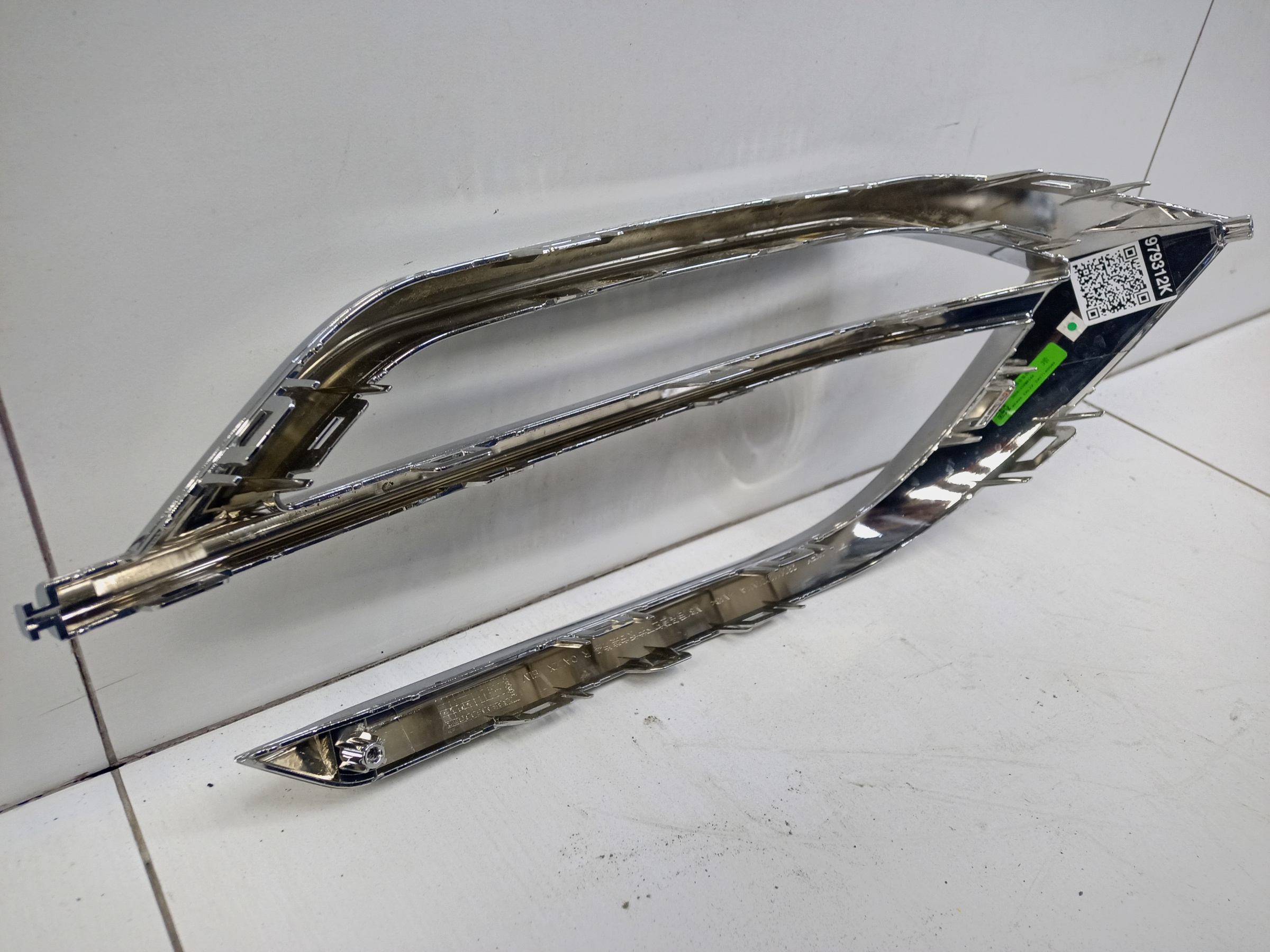 Накладка хром заднего бампера правая Wey 80