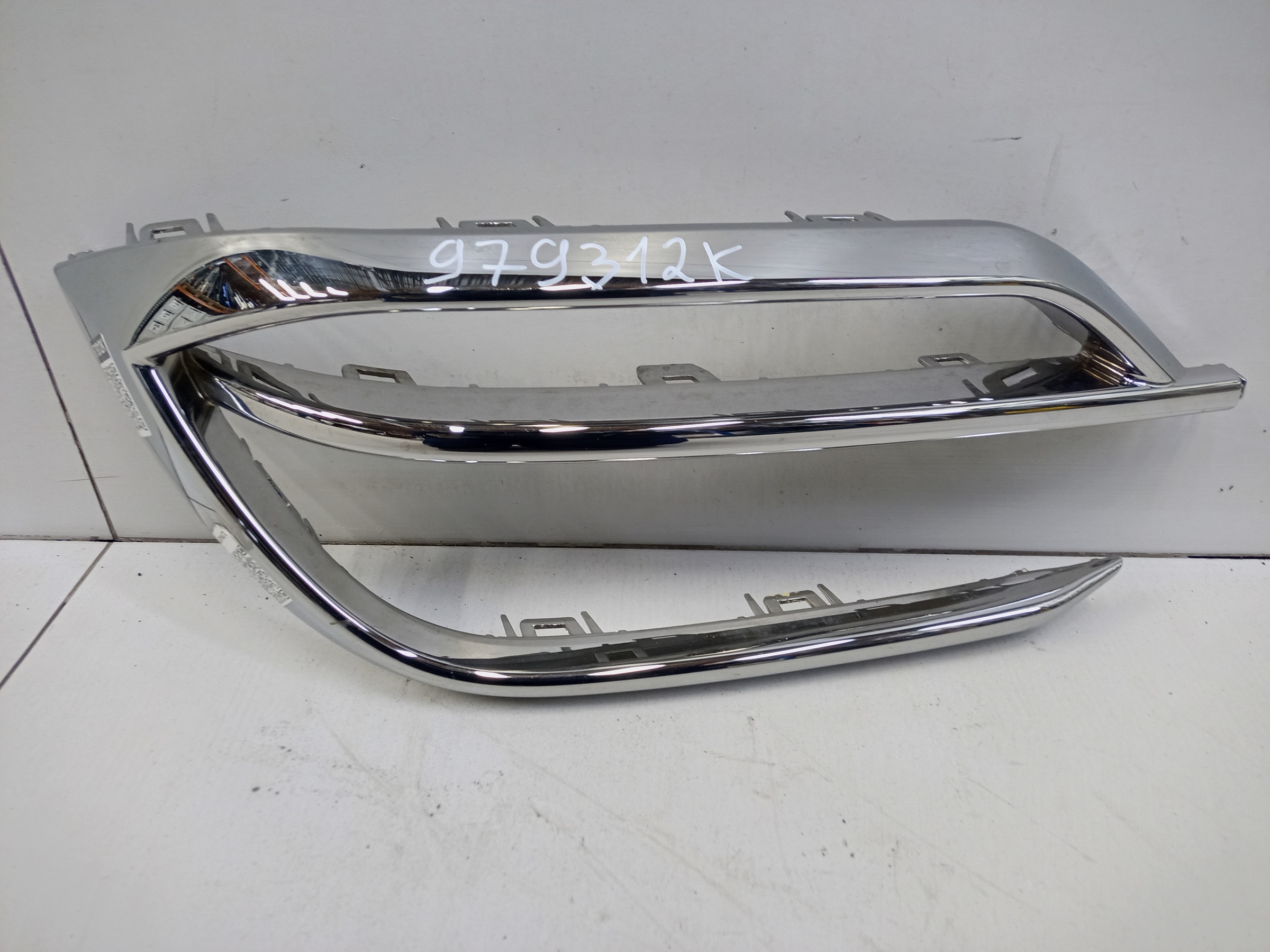 Накладка хром заднего бампера правая Wey 80