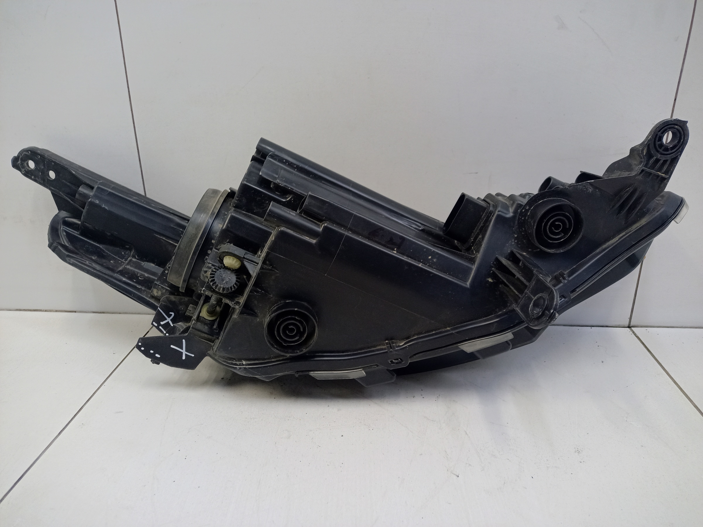 Фара передняя левая Omoda S5 галоген