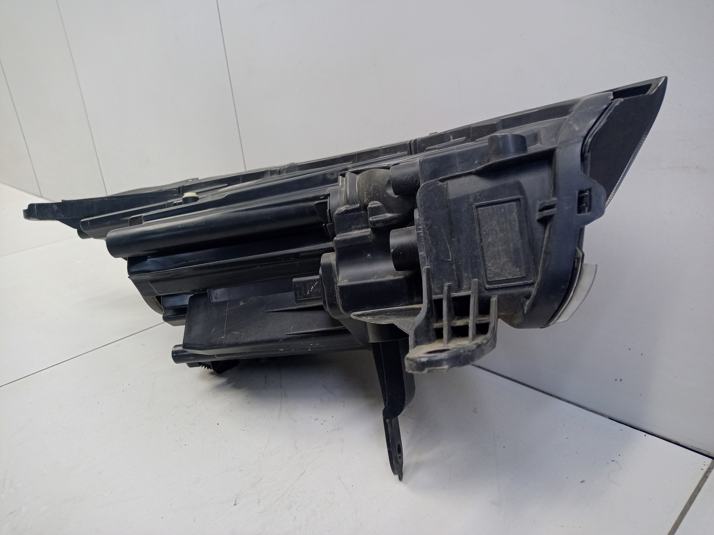 Фара передняя левая Omoda S5 галоген