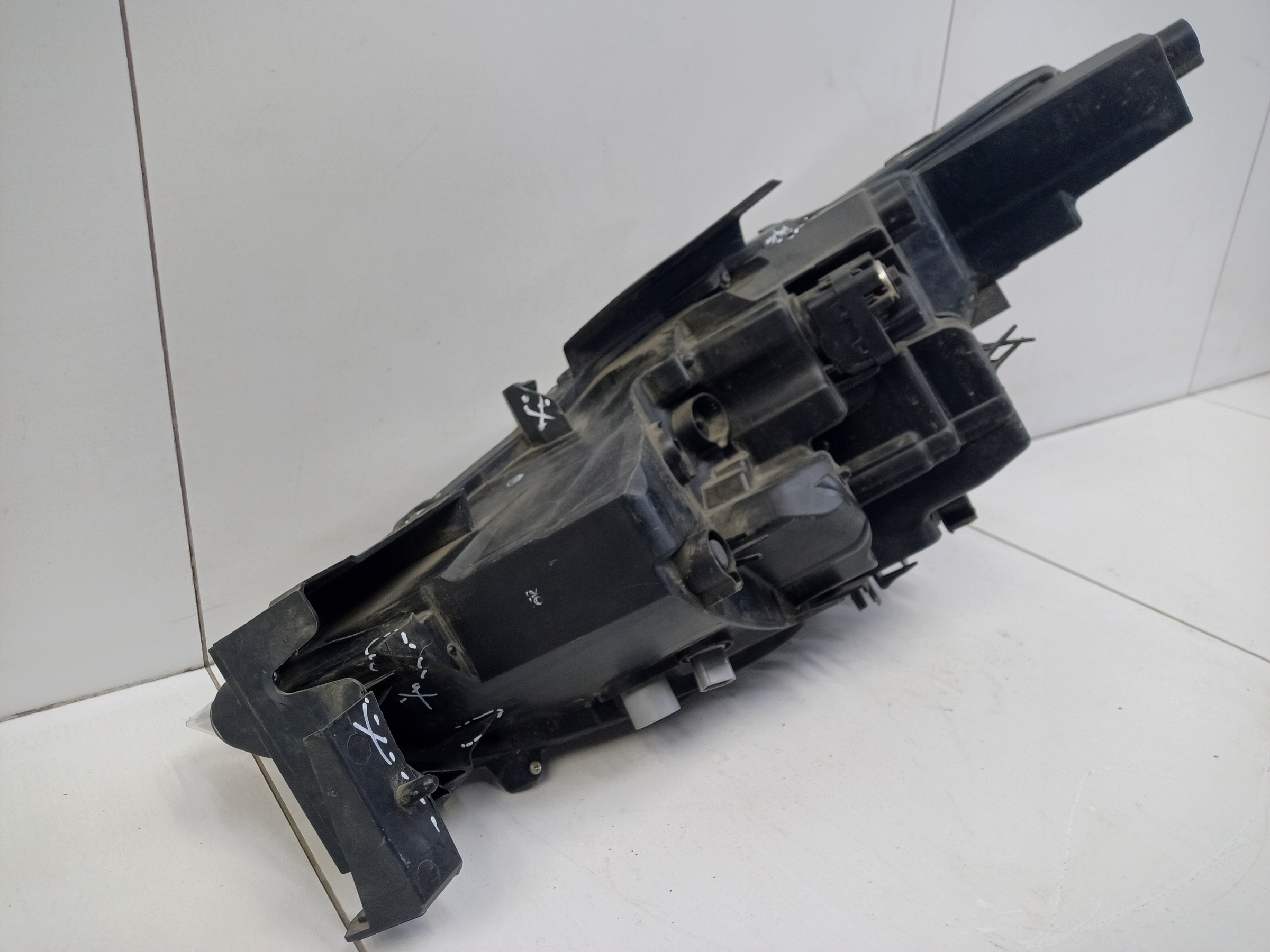 Фара передняя правая Mazda CX-5 2 LED адаптив