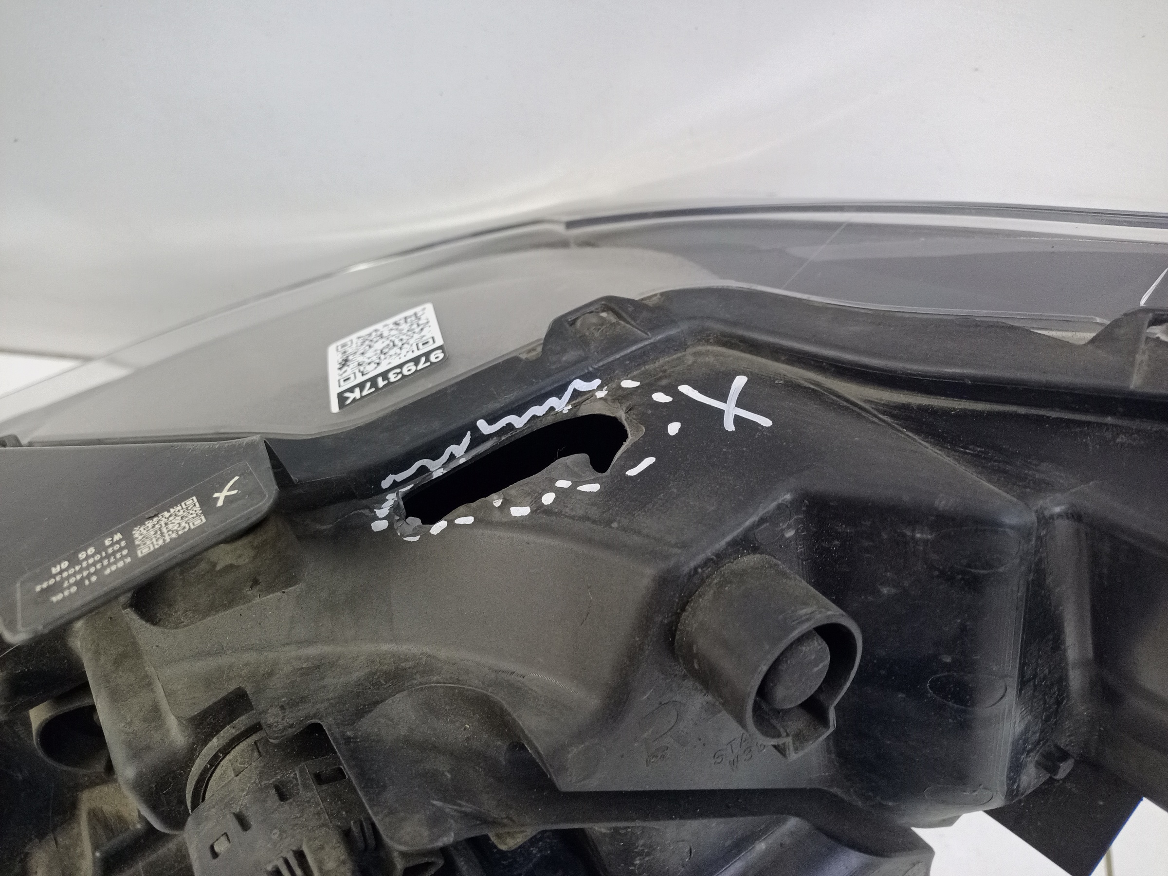 Фара передняя правая Mazda CX-5 2 LED адаптив