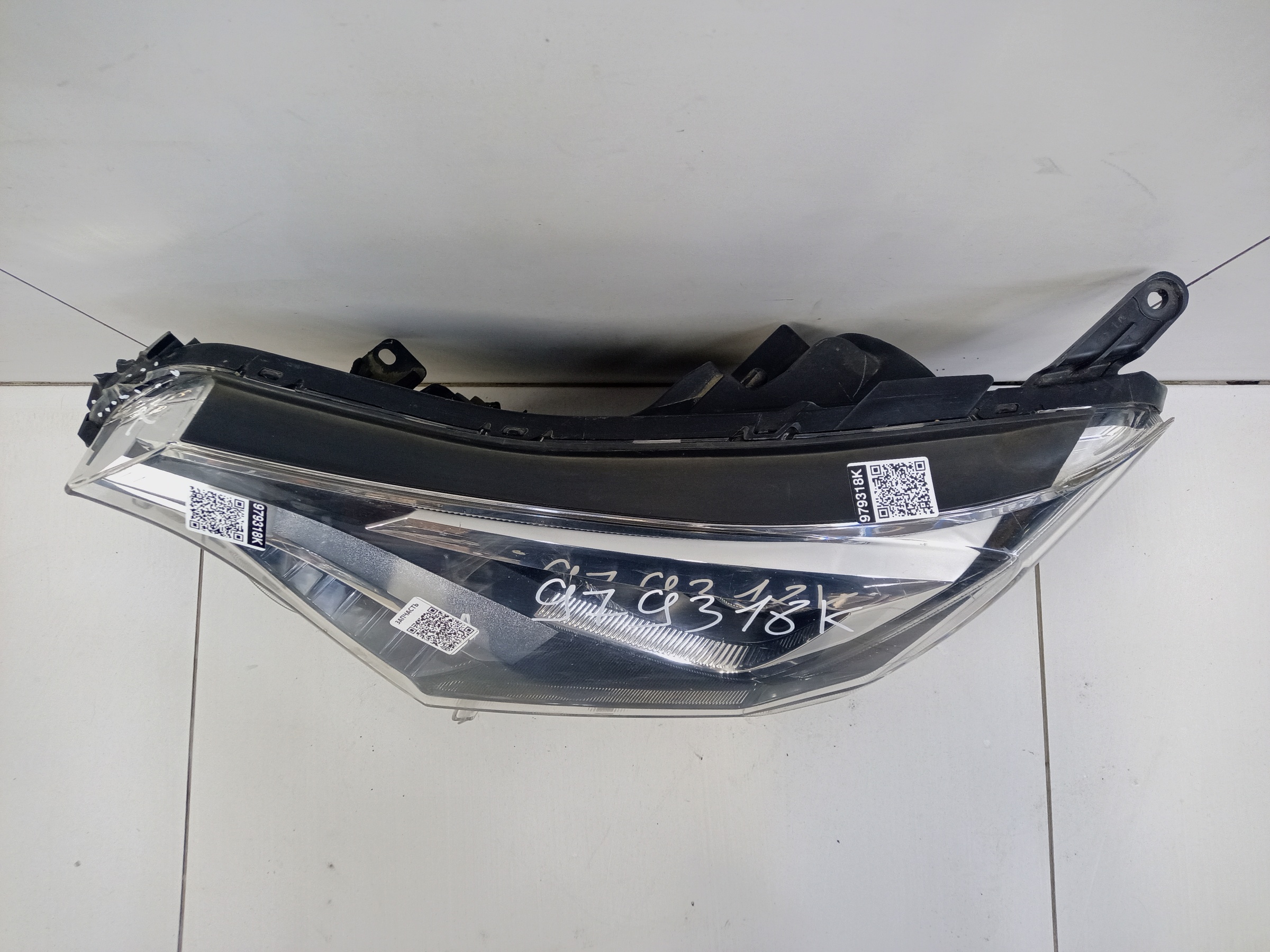 Фара передняя левая Toyota RAV4 CA40 Restail LED