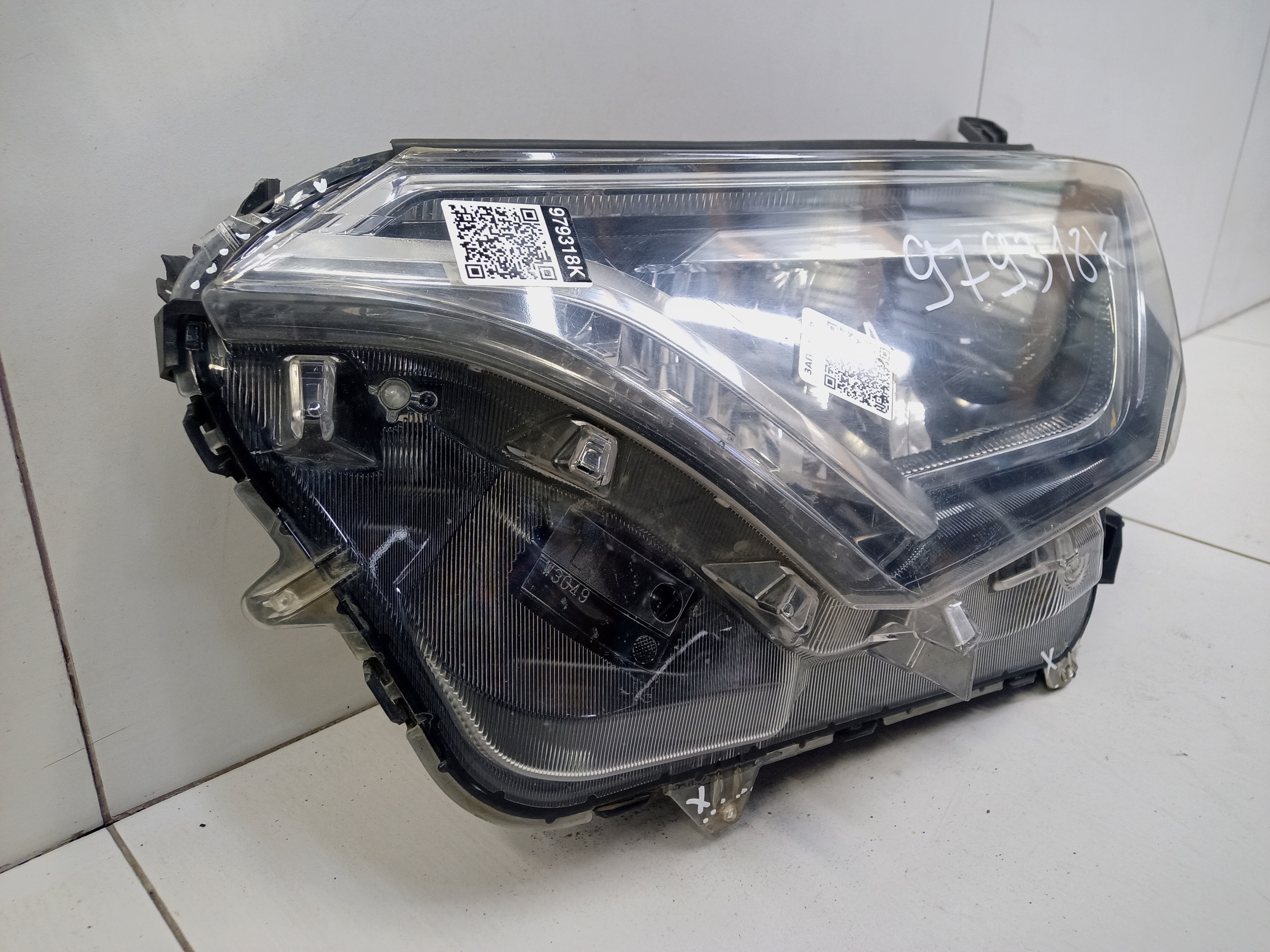 Фара передняя левая Toyota RAV4 CA40 Restail LED