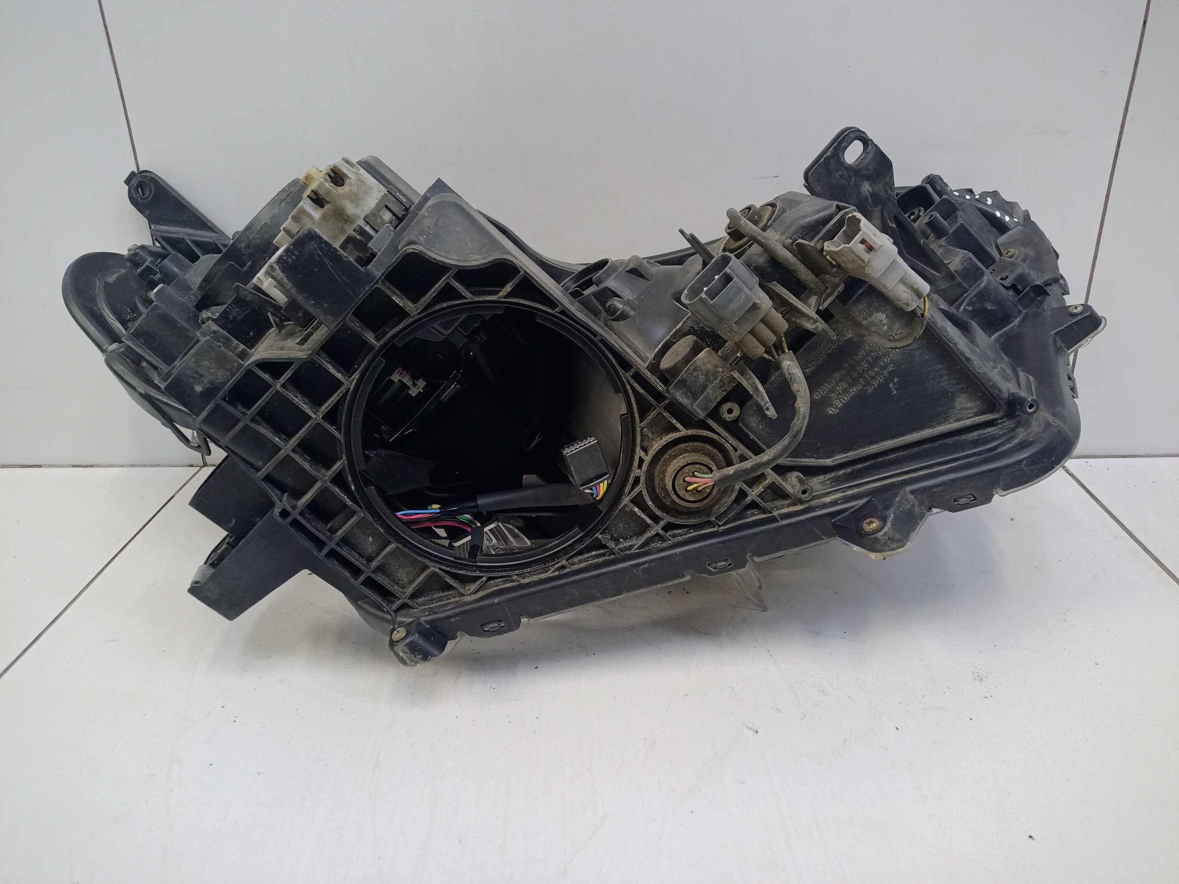 Фара передняя левая Toyota RAV4 CA40 Restail LED