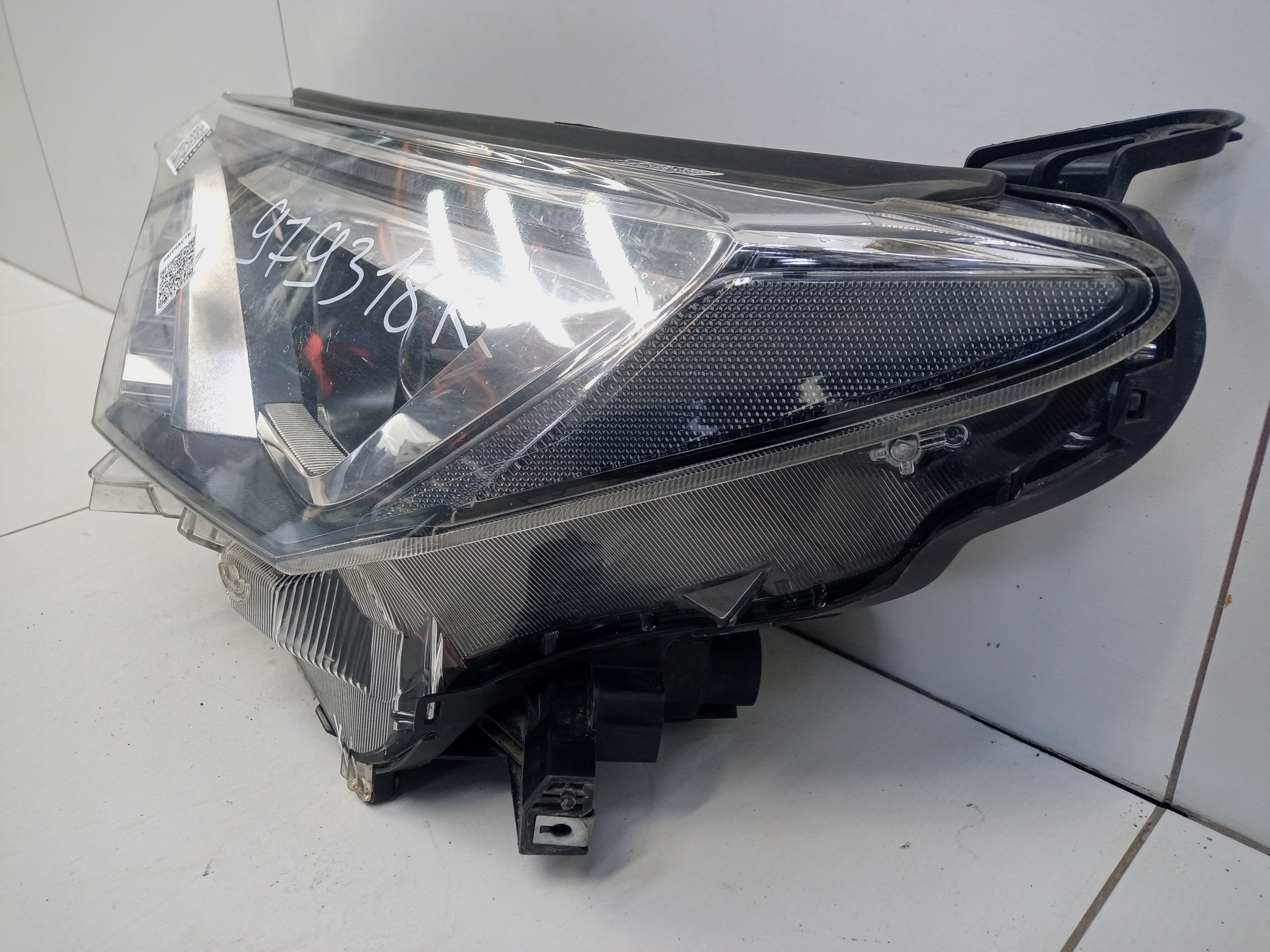 Фара передняя левая Toyota RAV4 CA40 Restail LED