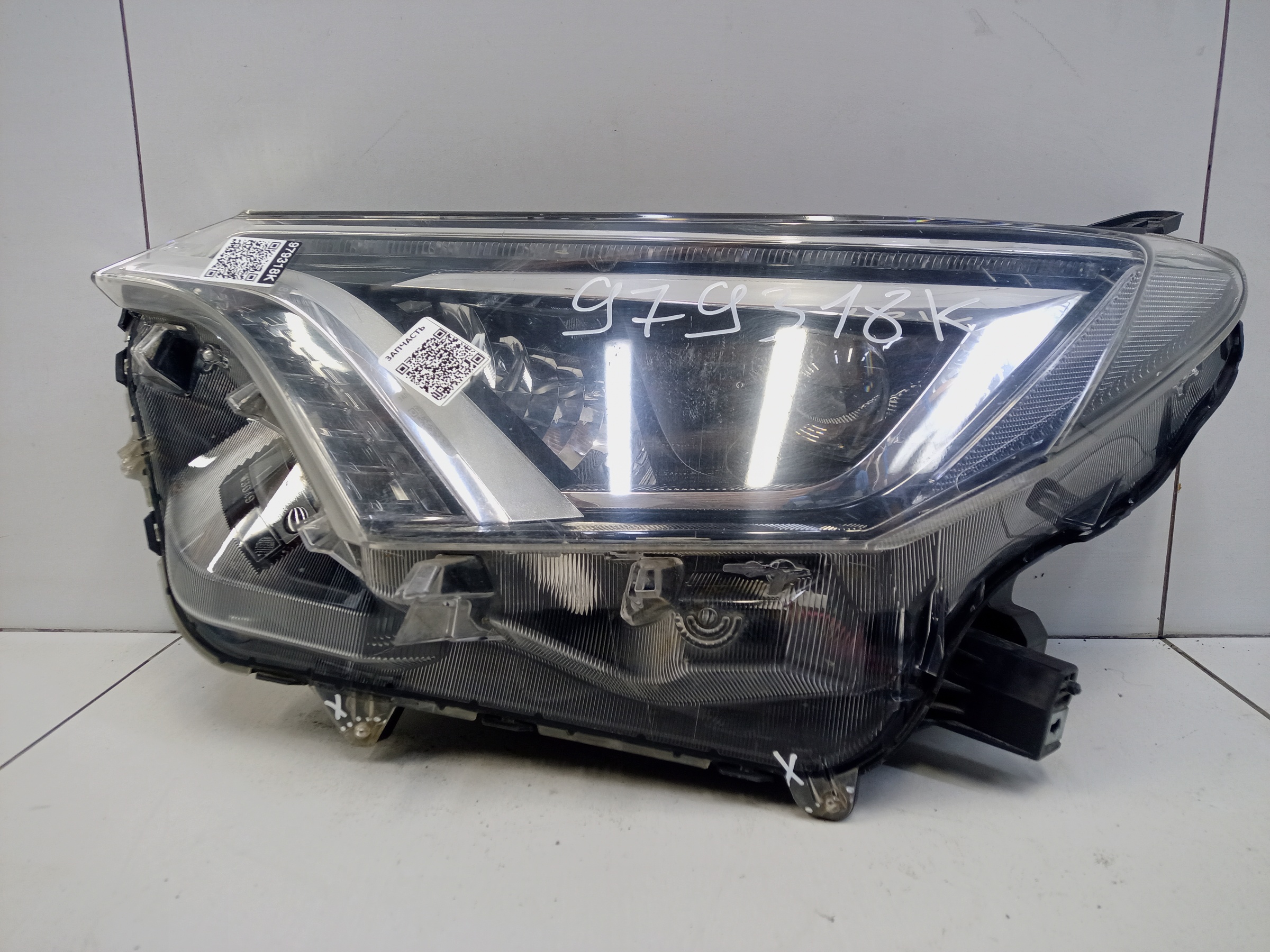 Фара передняя левая Toyota RAV4 CA40 Restail LED