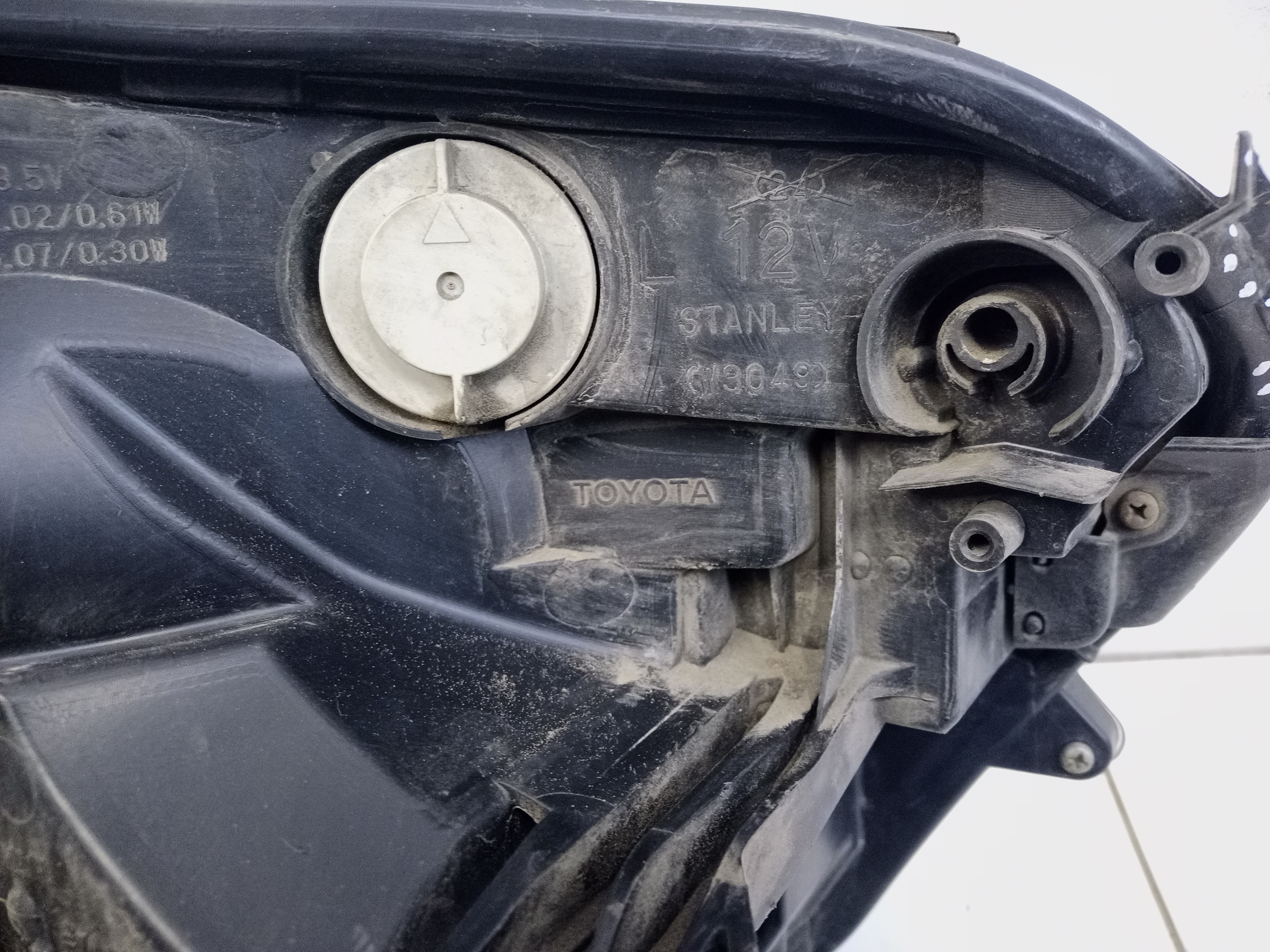 Фара передняя левая Toyota RAV4 CA40 Restail LED