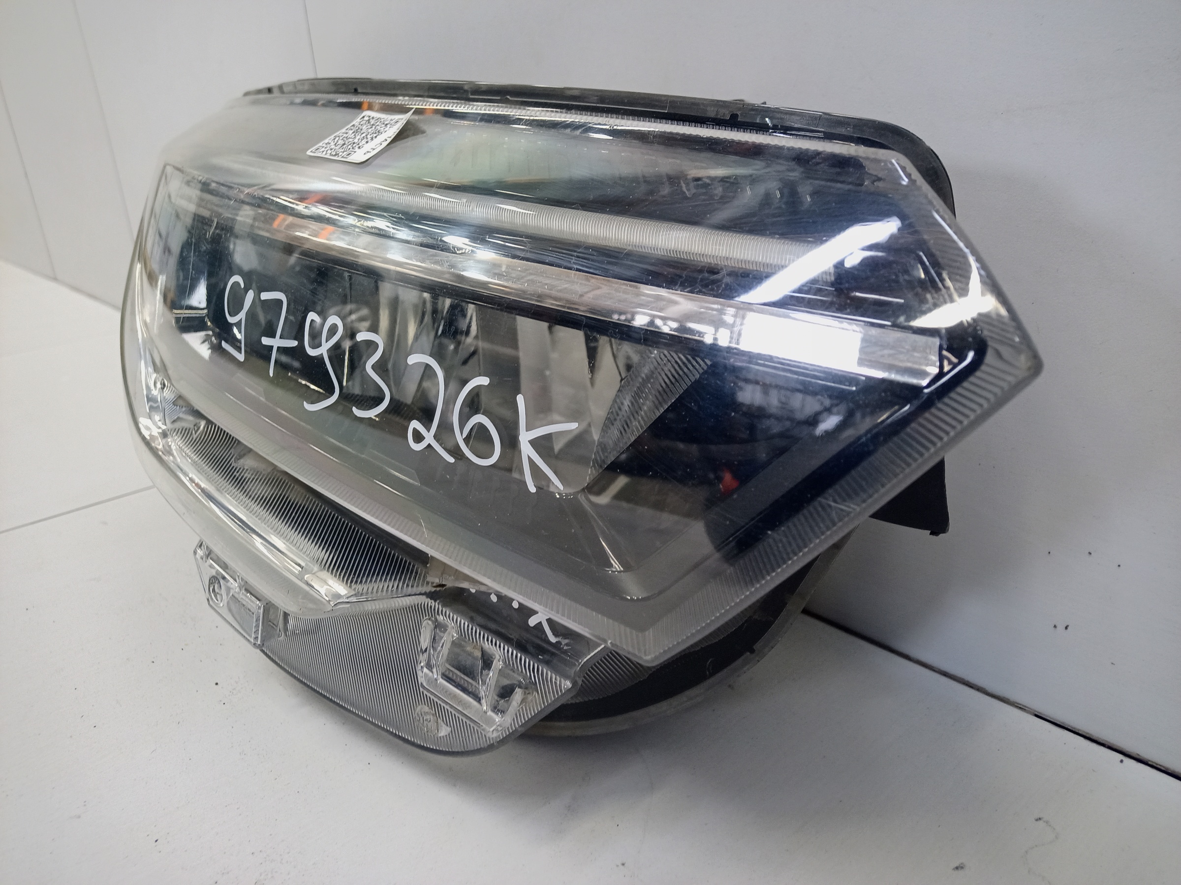 Фара передняя правая Lada Vesta 1 Restail LED