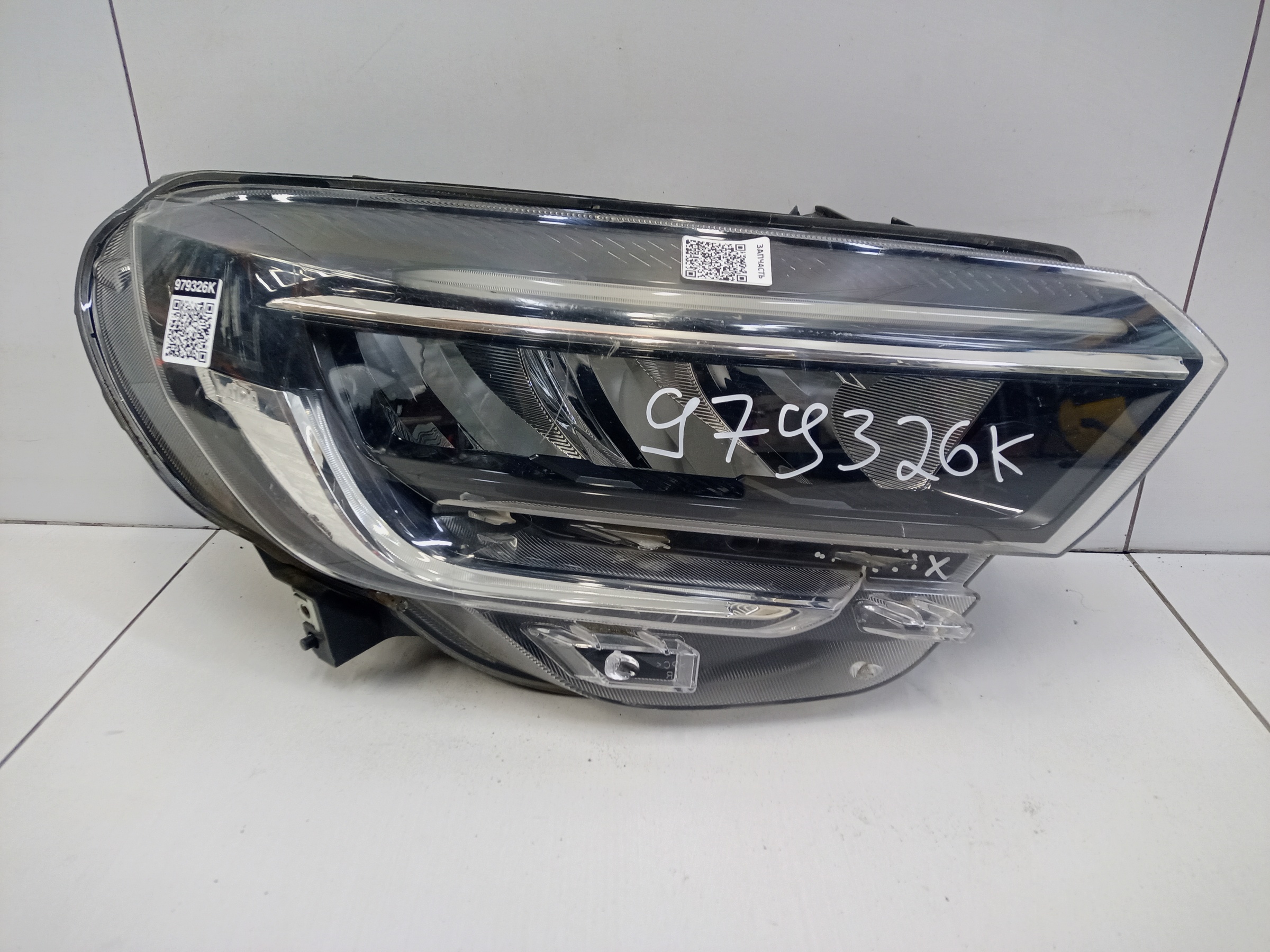 Фара передняя правая Lada Vesta 1 Restail LED