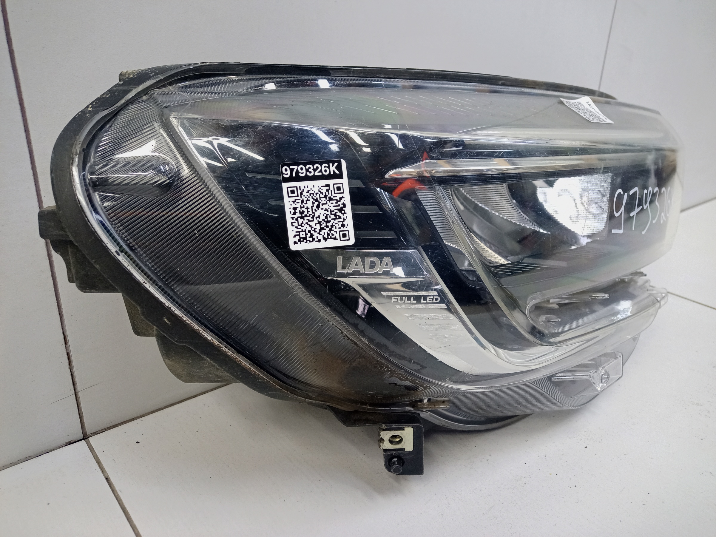 Фара передняя правая Lada Vesta 1 Restail LED