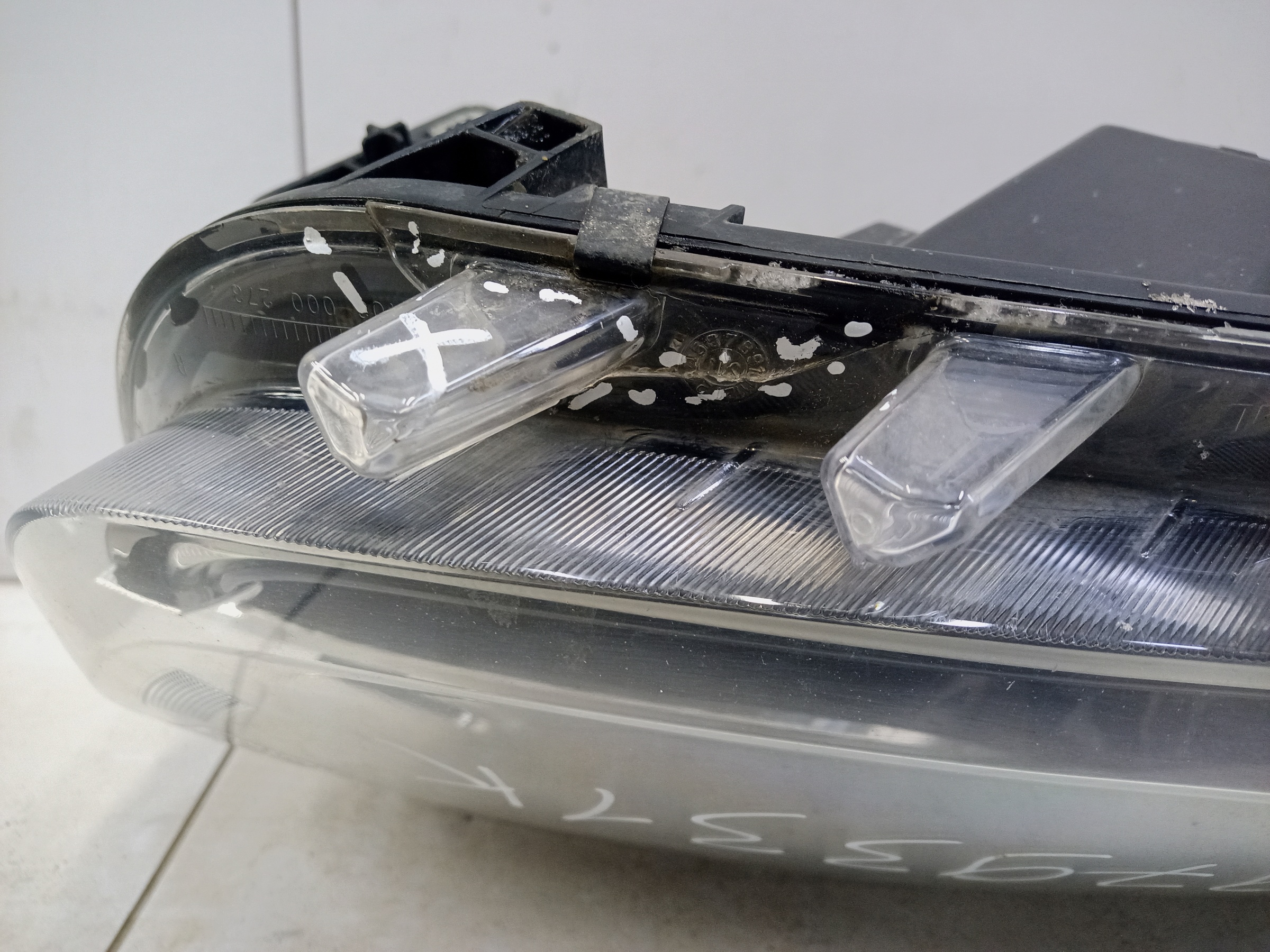 Фара передняя правая Renault Duster 2 галоген с ДХО