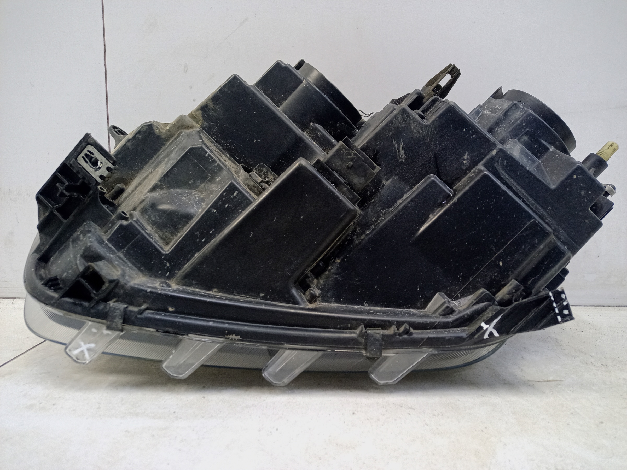 Фара передняя правая Renault Duster 2 галоген с ДХО