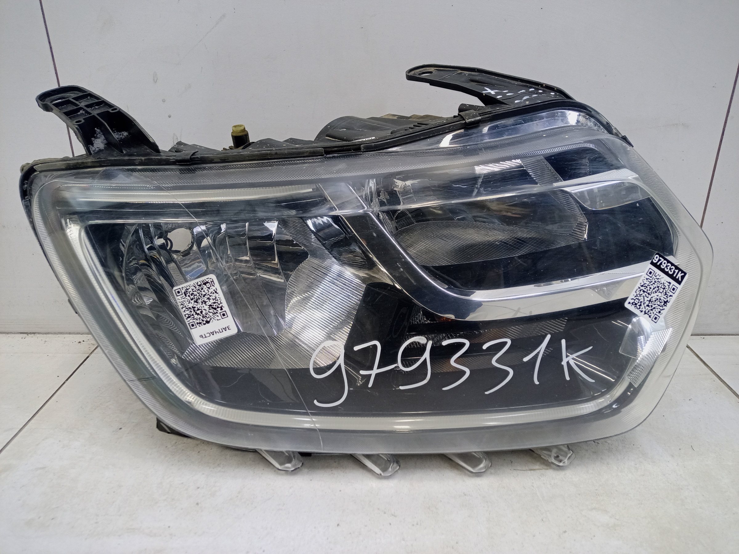 Фара передняя правая Renault Duster 2 галоген с ДХО