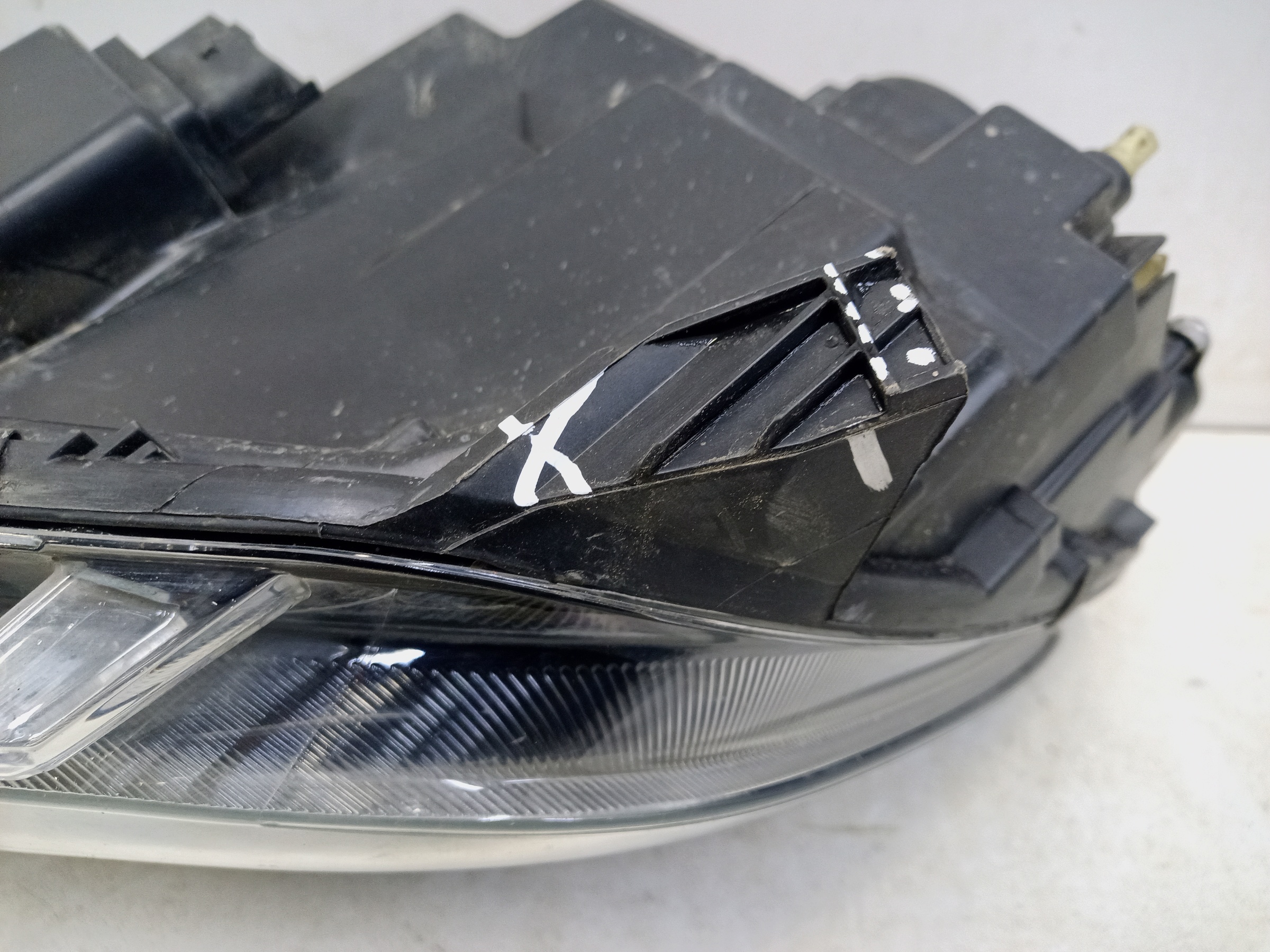 Фара передняя правая Renault Duster 2 галоген с ДХО