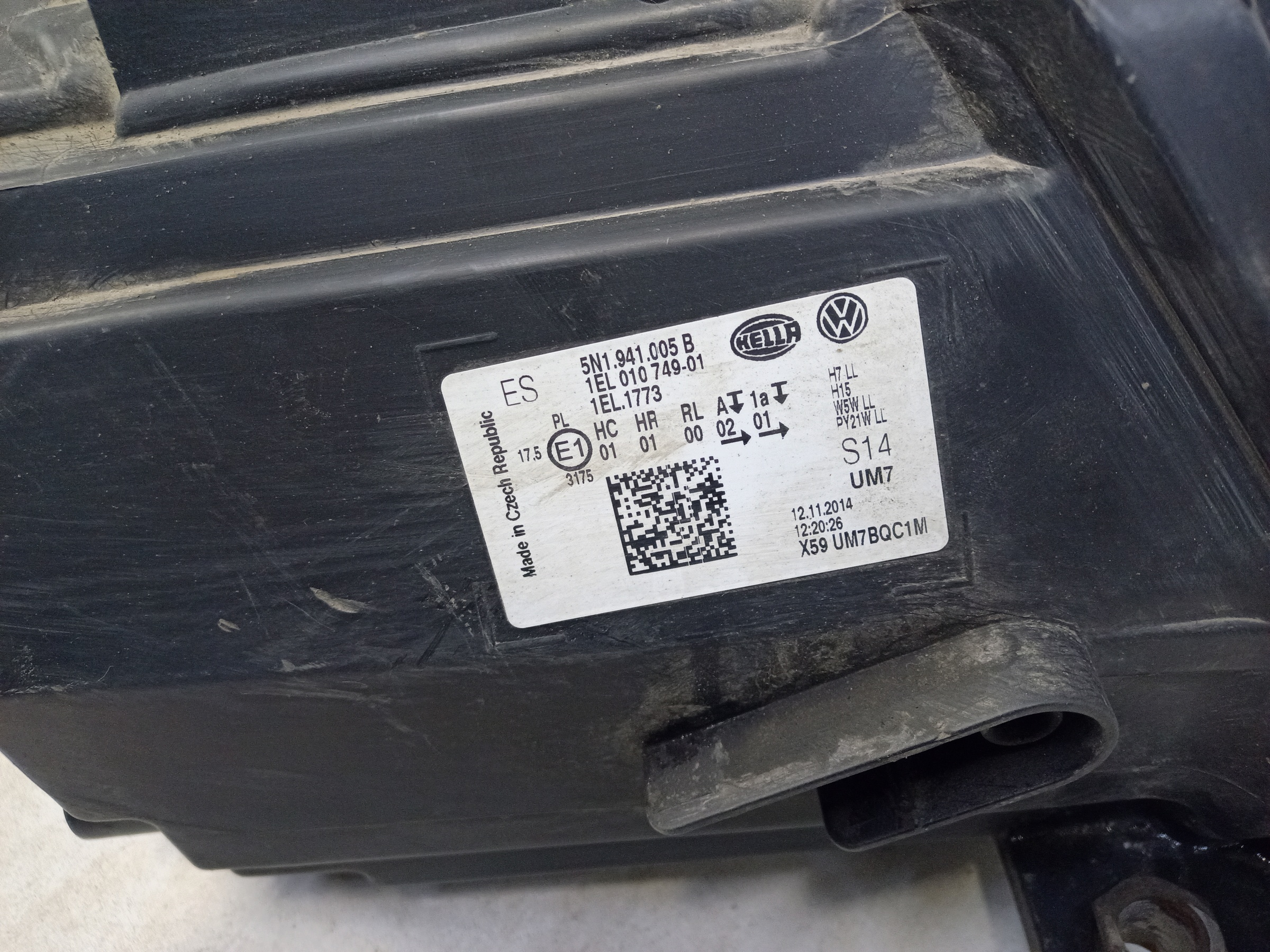 Фара передняя левая Volkswagen Tiguan 1 Restail галоген