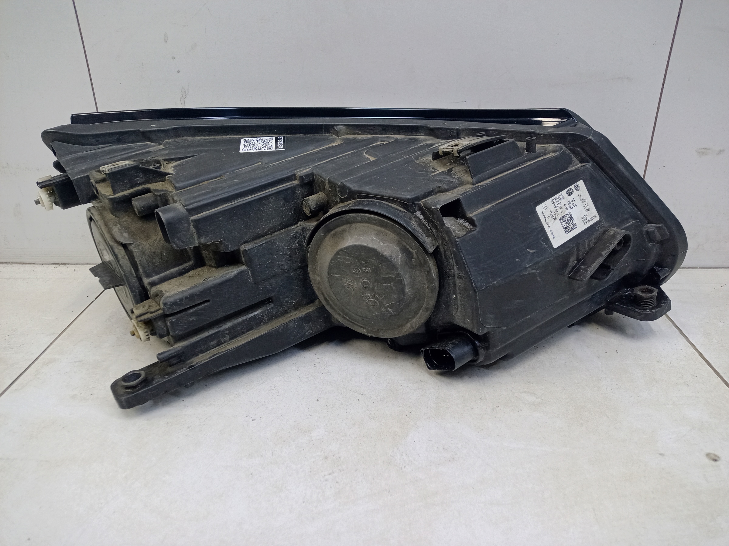 Фара передняя левая Volkswagen Tiguan 1 Restail галоген