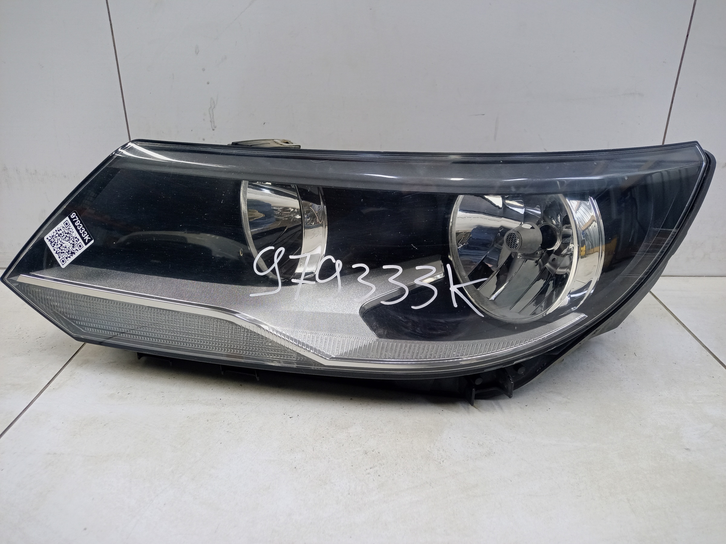 Фара передняя левая Volkswagen Tiguan 1 Restail галоген