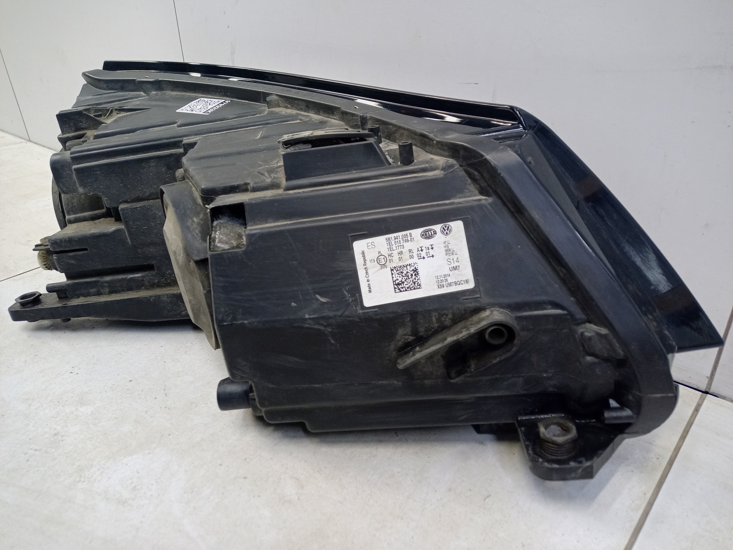 Фара передняя левая Volkswagen Tiguan 1 Restail галоген