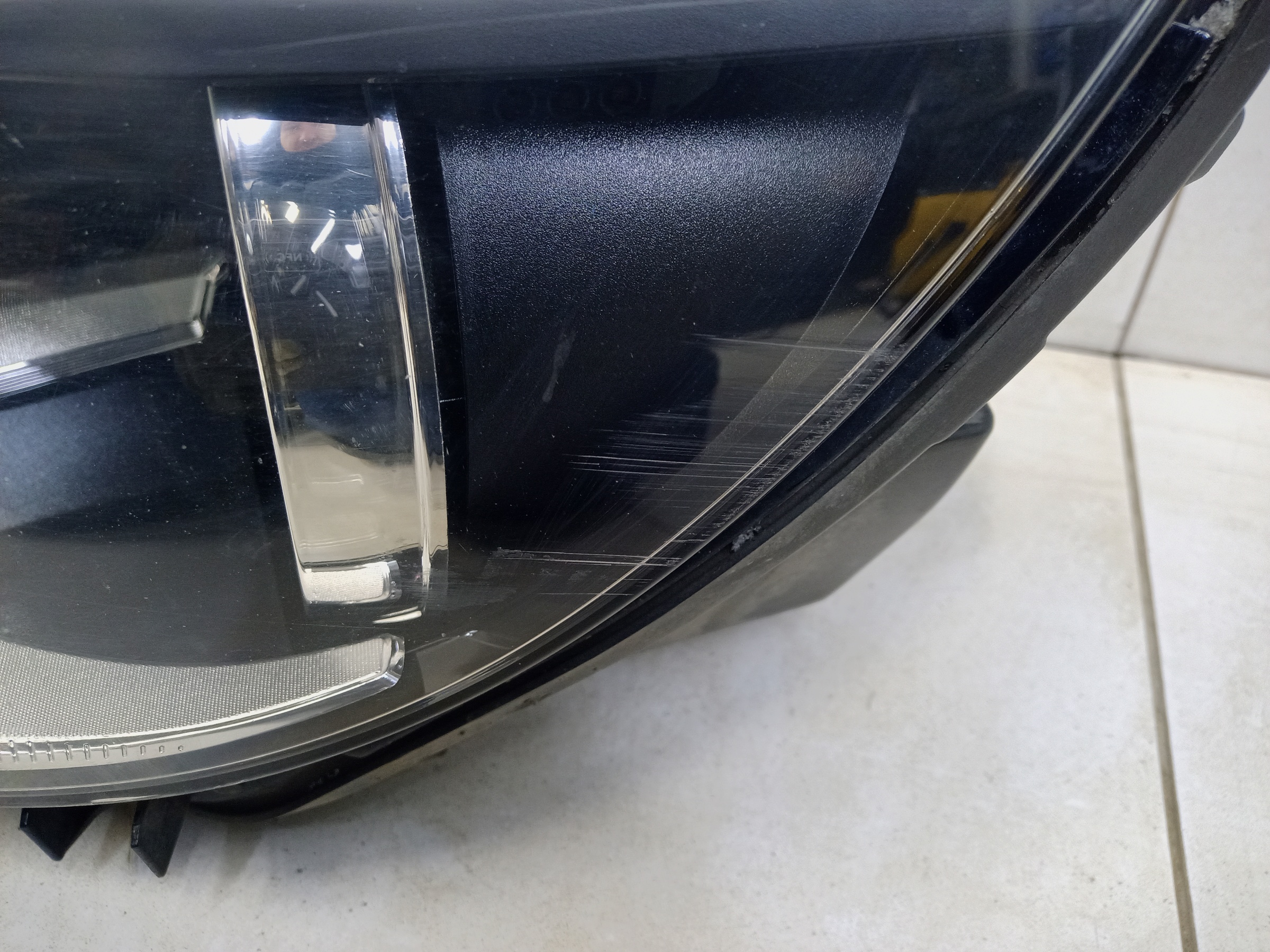 Фара передняя левая Volkswagen Tiguan 1 Restail галоген