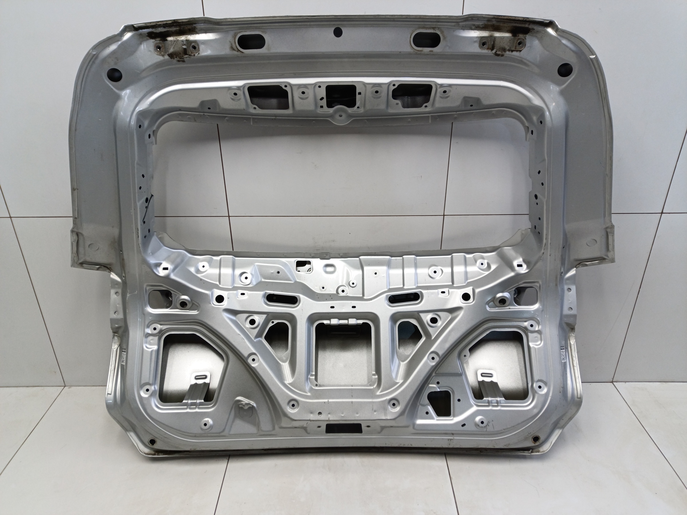 Крышка багажника Chery Tiggo 8 без датчика защемления