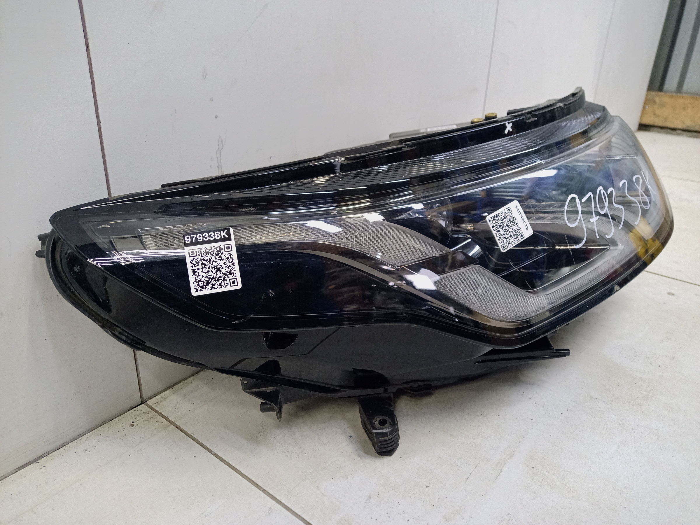 Фара передняя правая Land Rover Discovery Sport 1 Restail LED