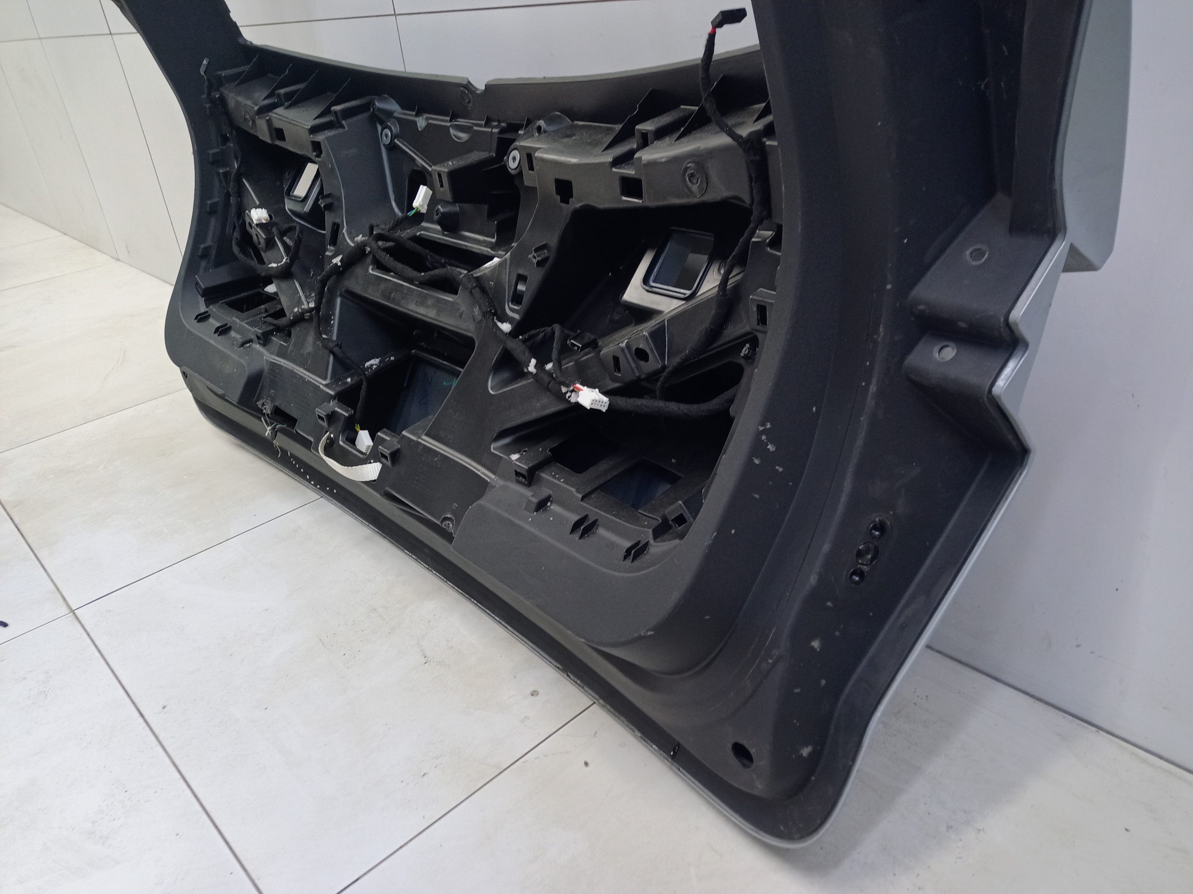 Крышка багажника Exeed RX