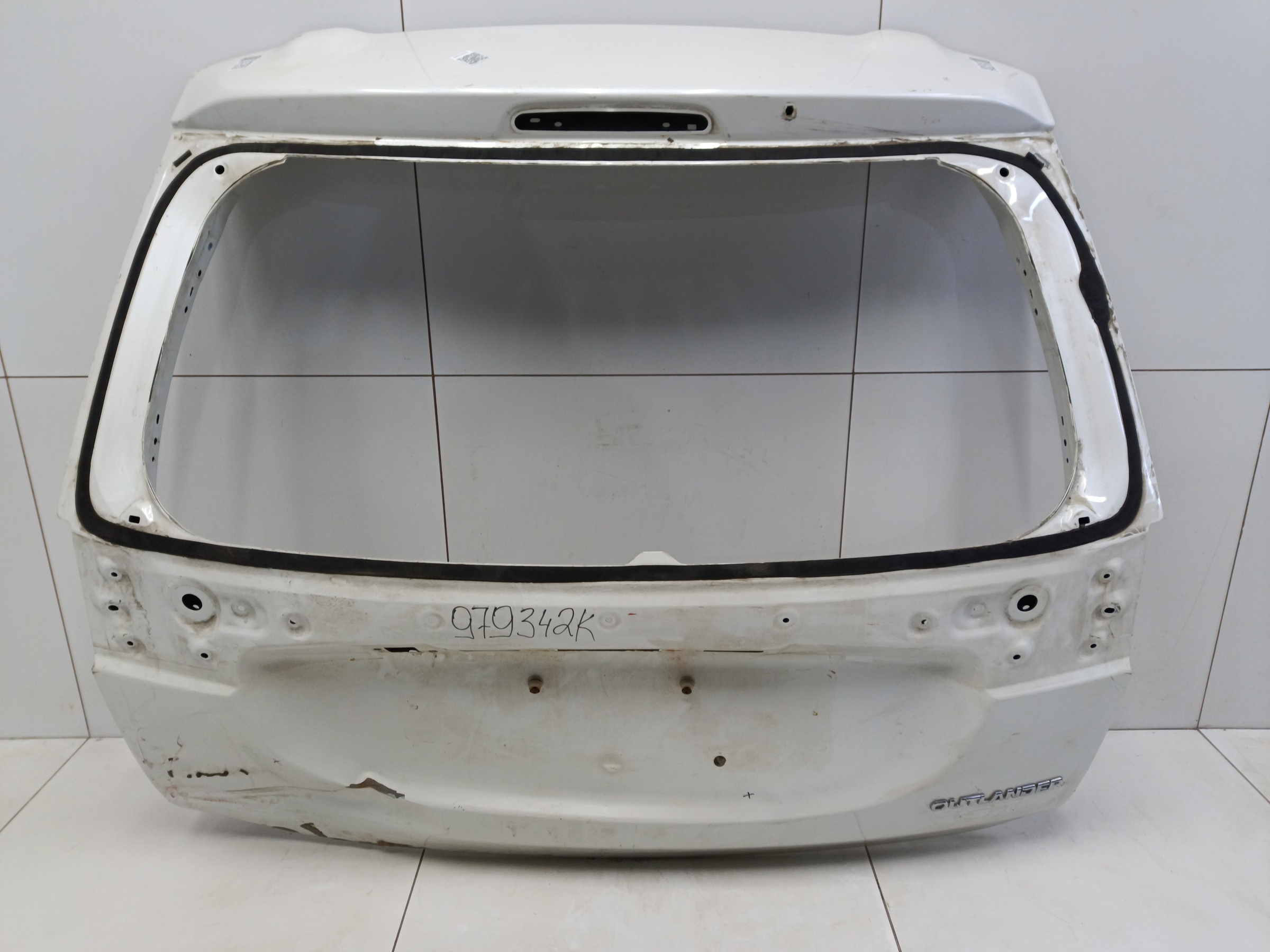 Крышка багажника Mitsubishi Outlander 3 Restail 2 под камеру
