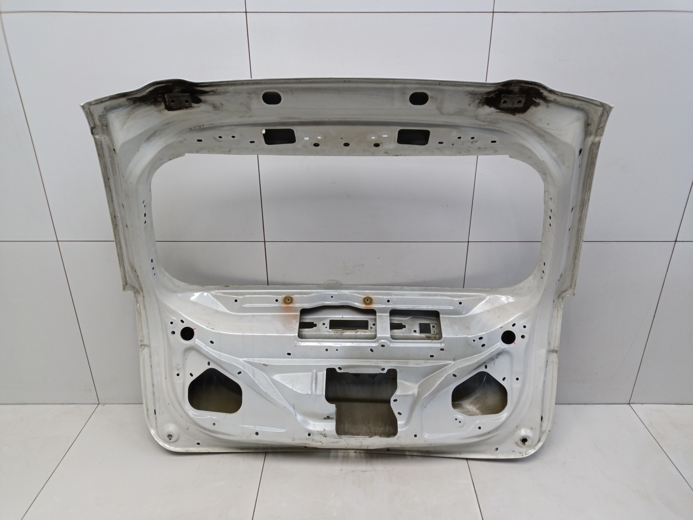 Крышка багажника Mitsubishi Outlander 3 Restail 2 под камеру