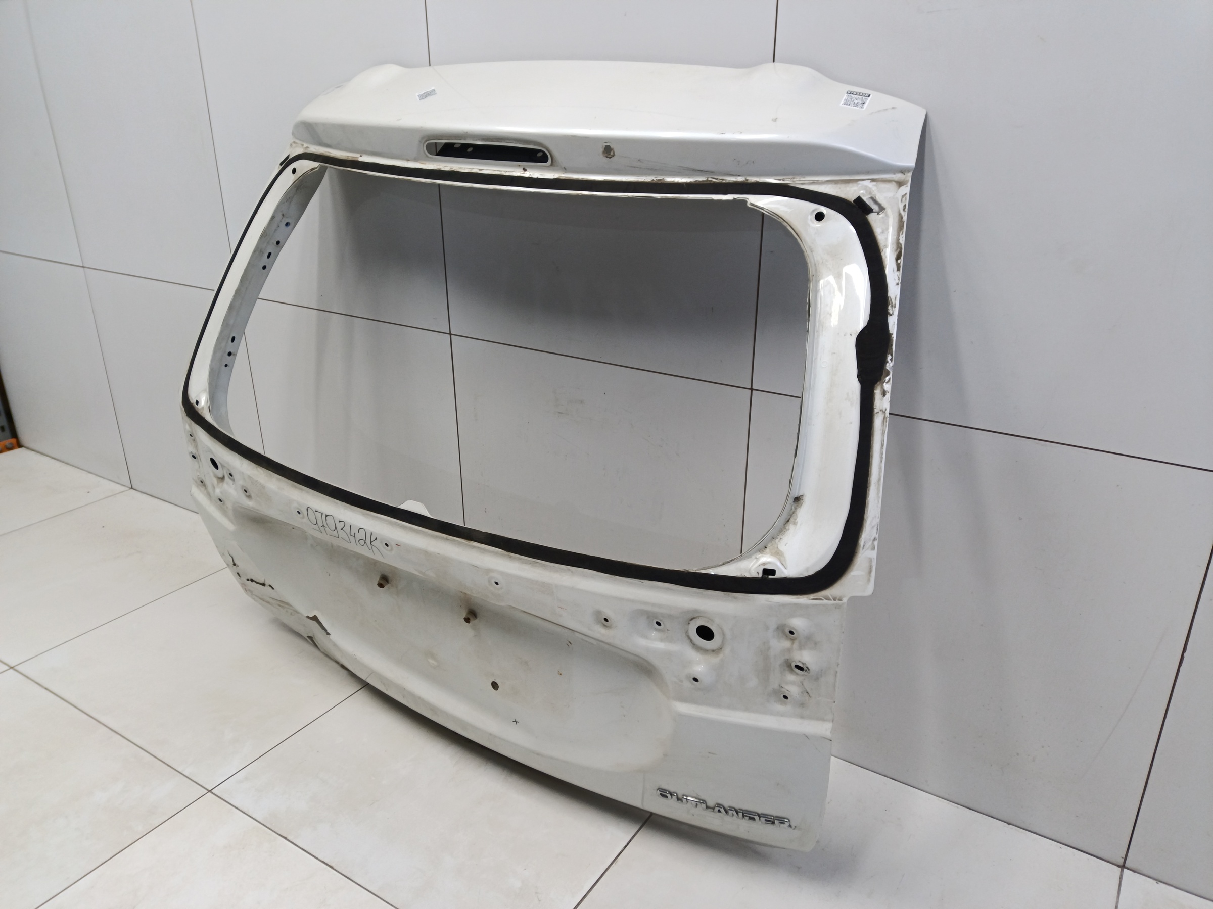 Крышка багажника Mitsubishi Outlander 3 Restail 2 под камеру