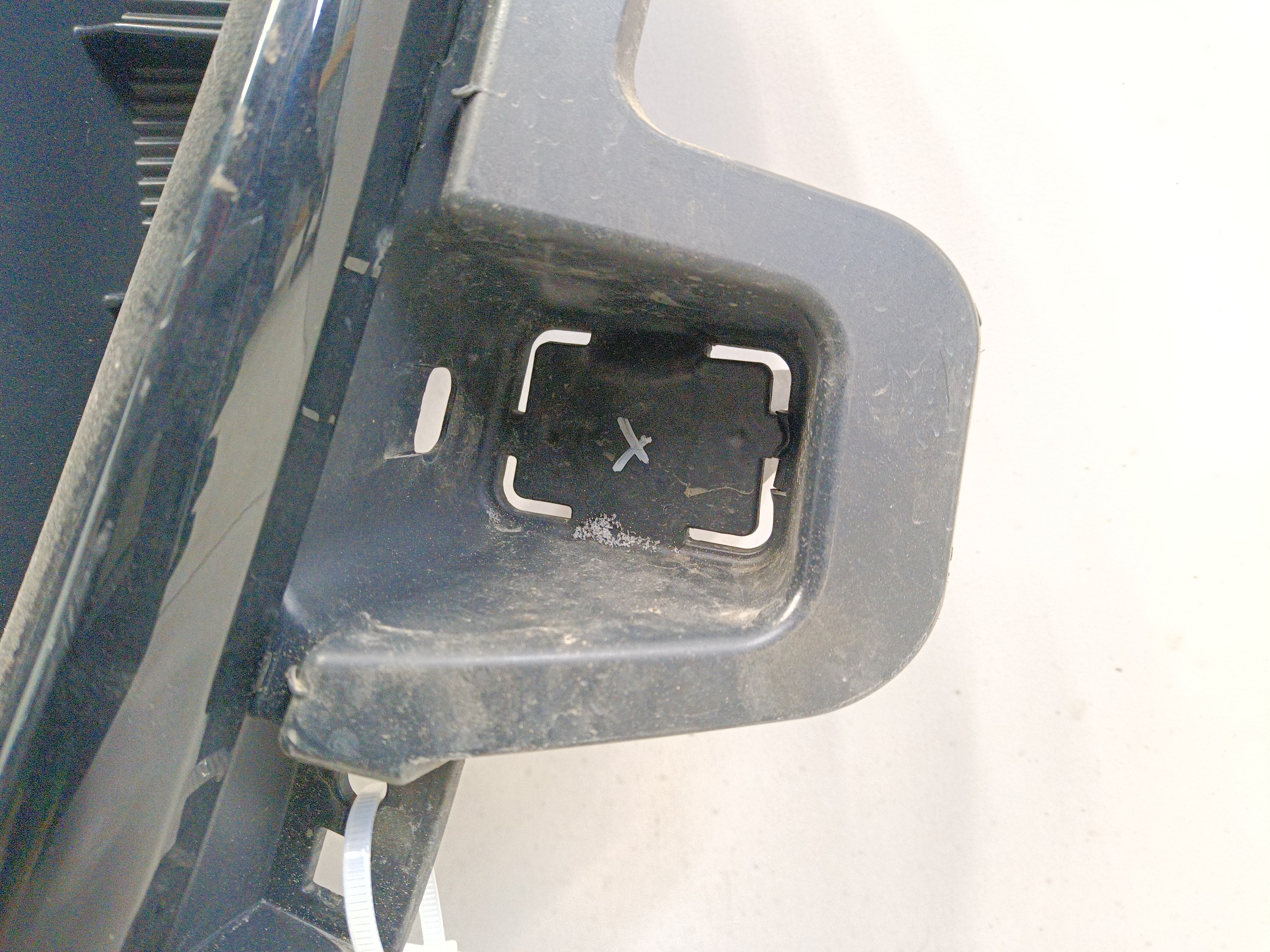 Решетка радиатора Haval Jolion Restail под камеру