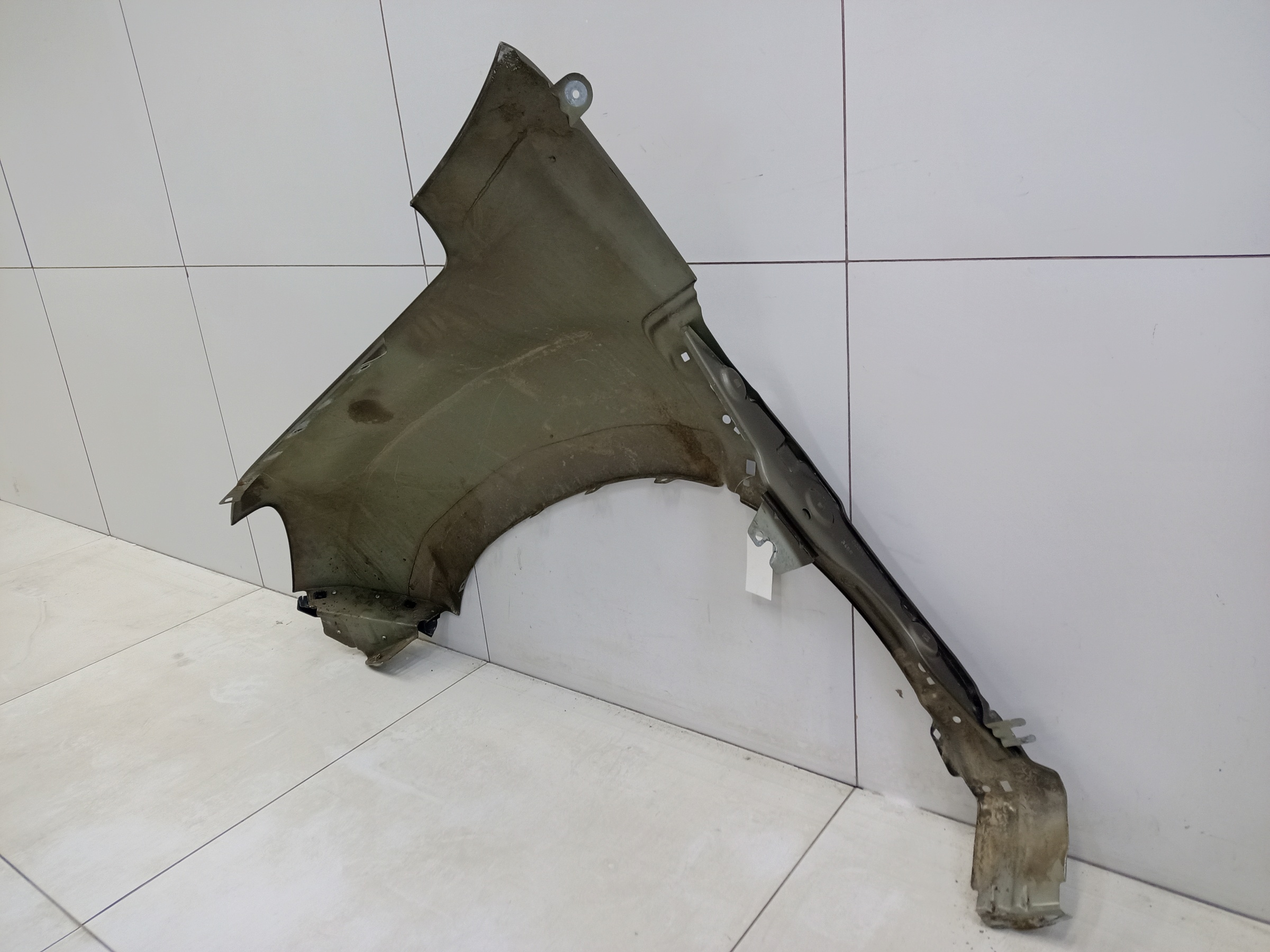 Крыло переднее правое Renault Duster 2