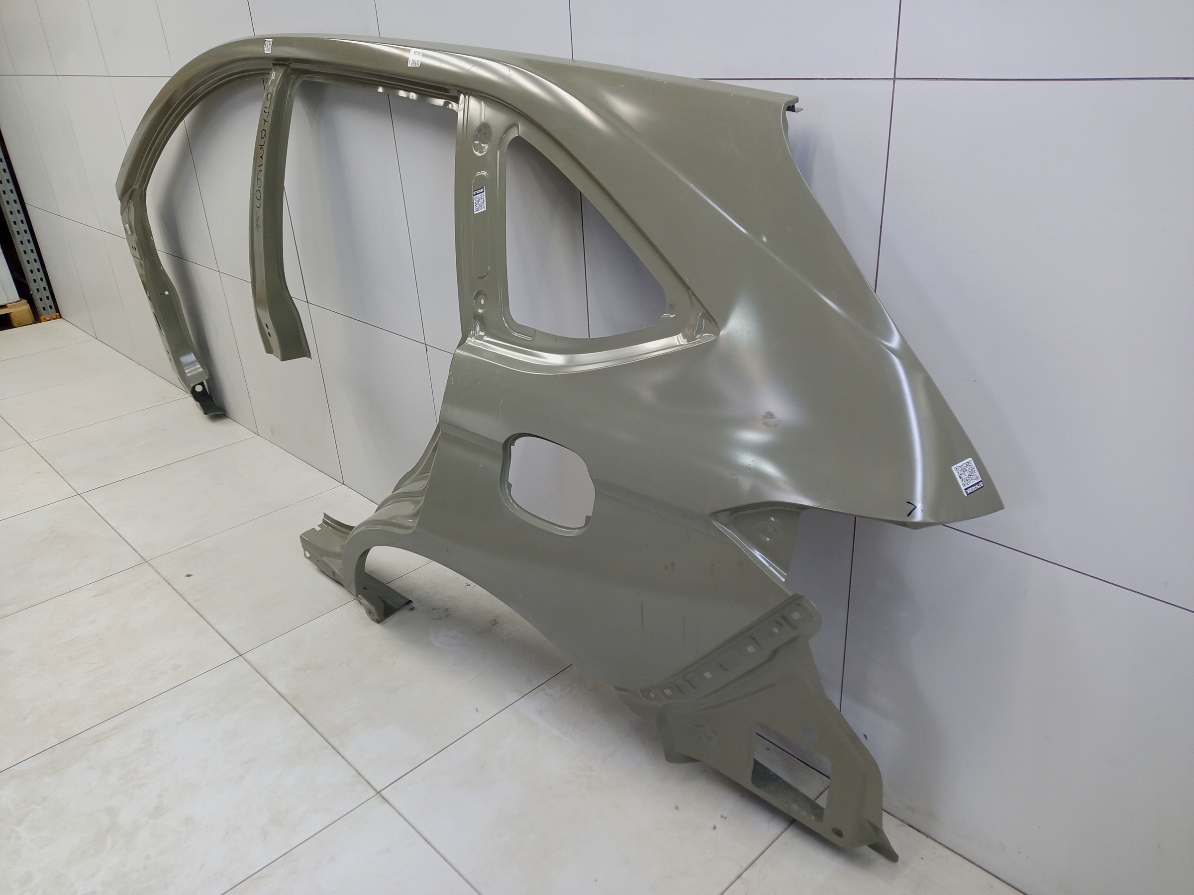 Панель кузова боковая левая Haval M6 2