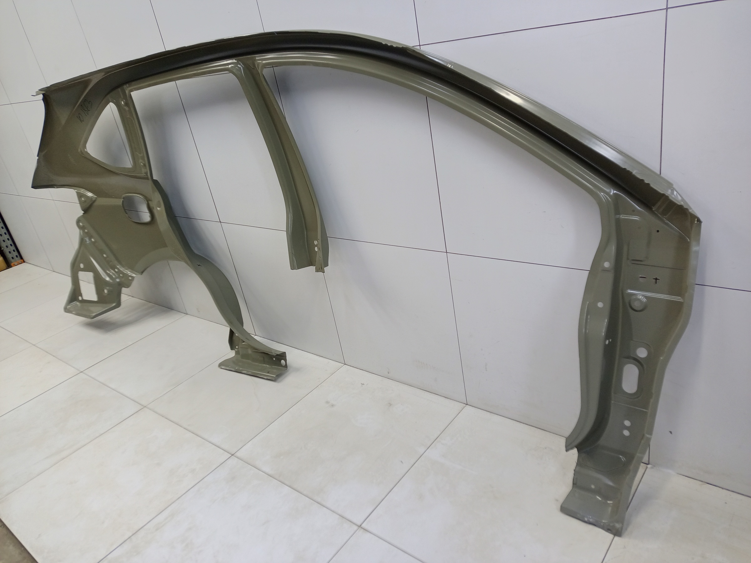 Панель кузова боковая левая Haval M6 2