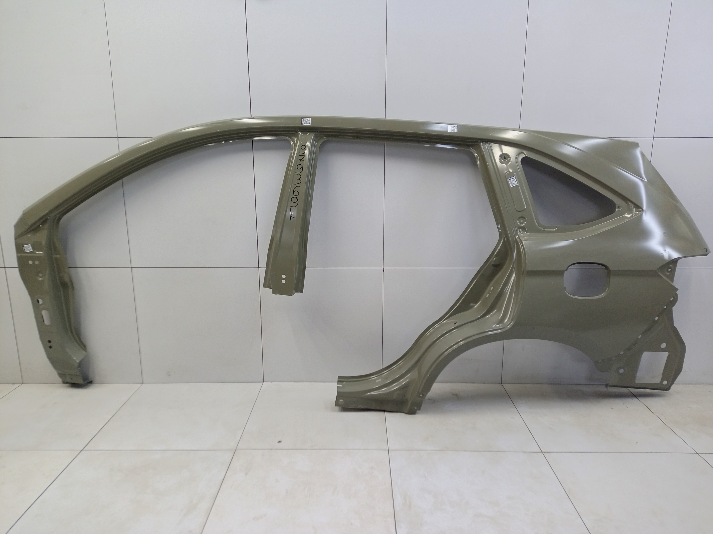 Панель кузова боковая левая Haval M6 2