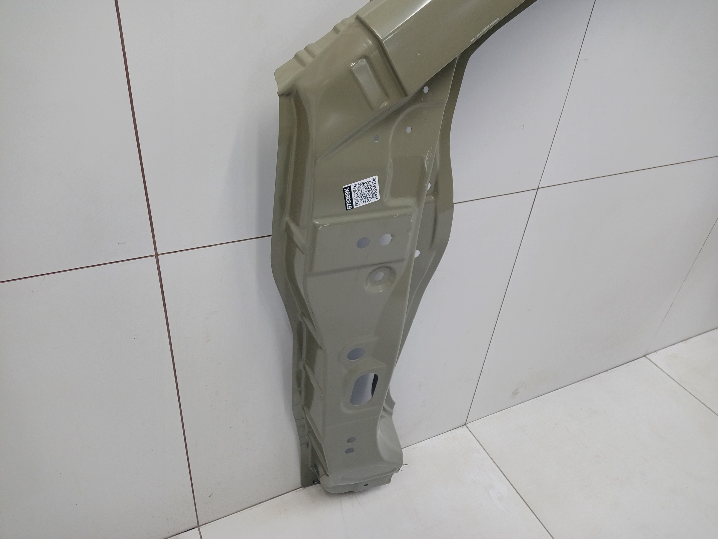 Панель кузова боковая левая Haval M6 2