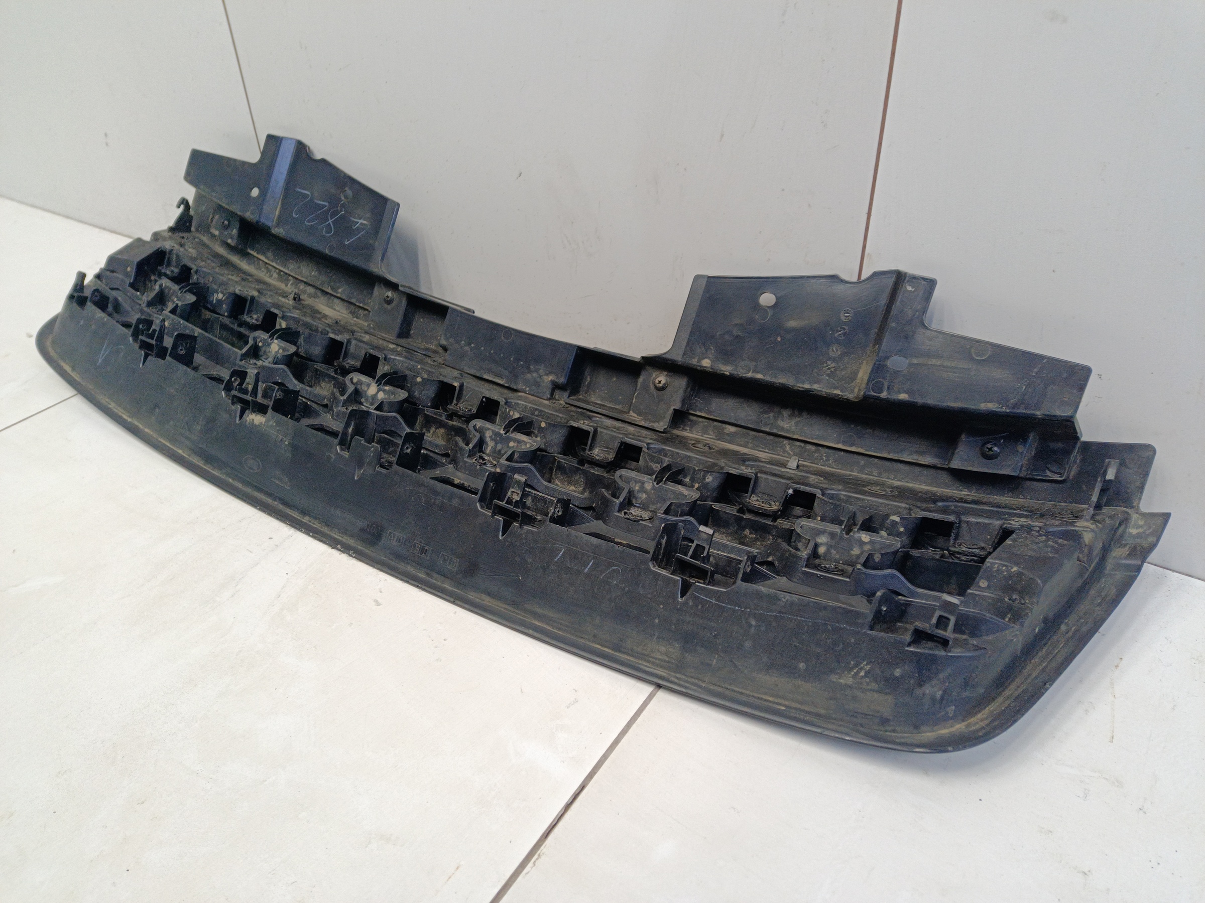 Решётка радиатора Land Rover Discovery Sport Restail черная