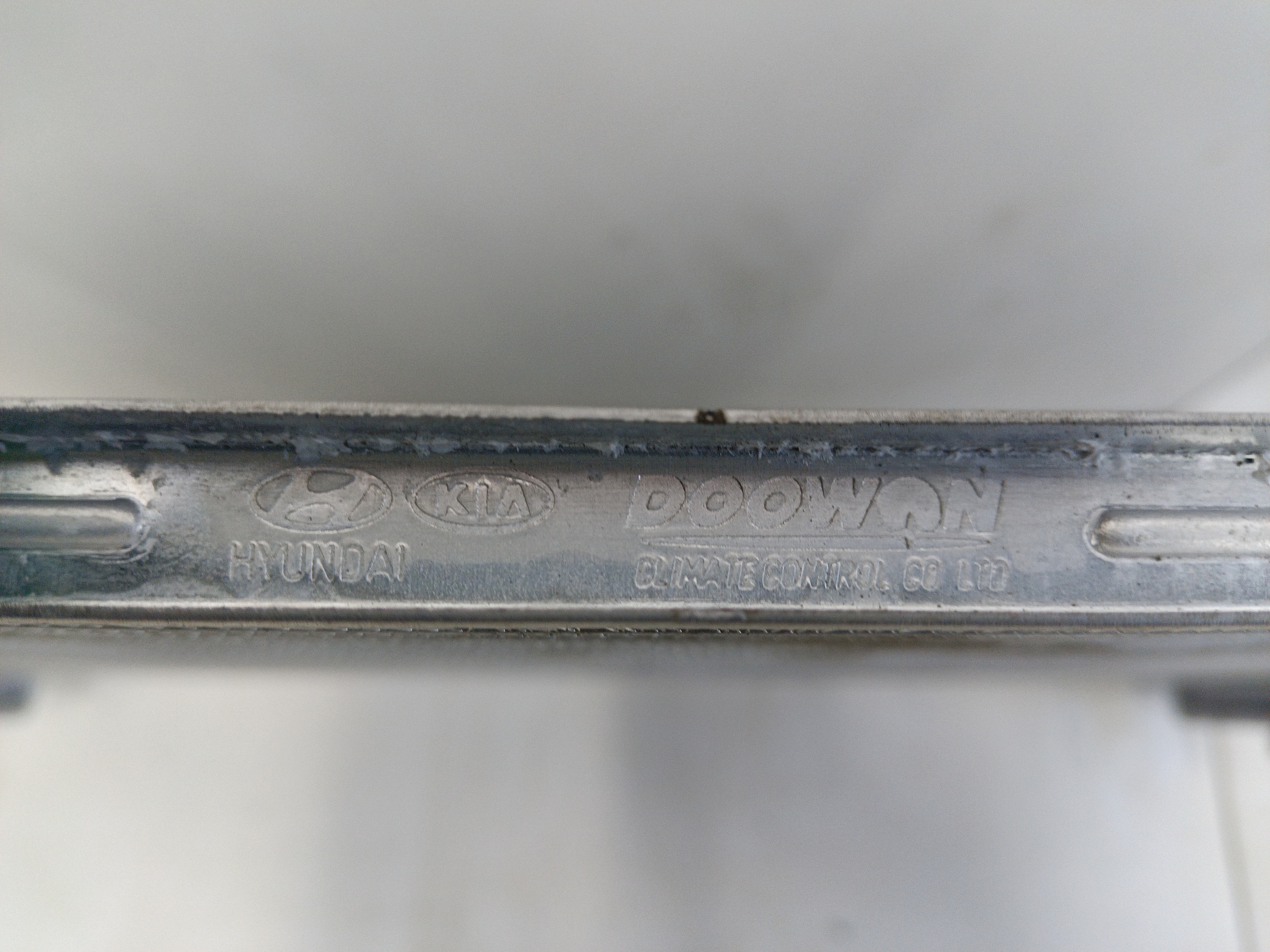 Радиатор охлаждения двигателя Hyundai Solaris 1 A/T