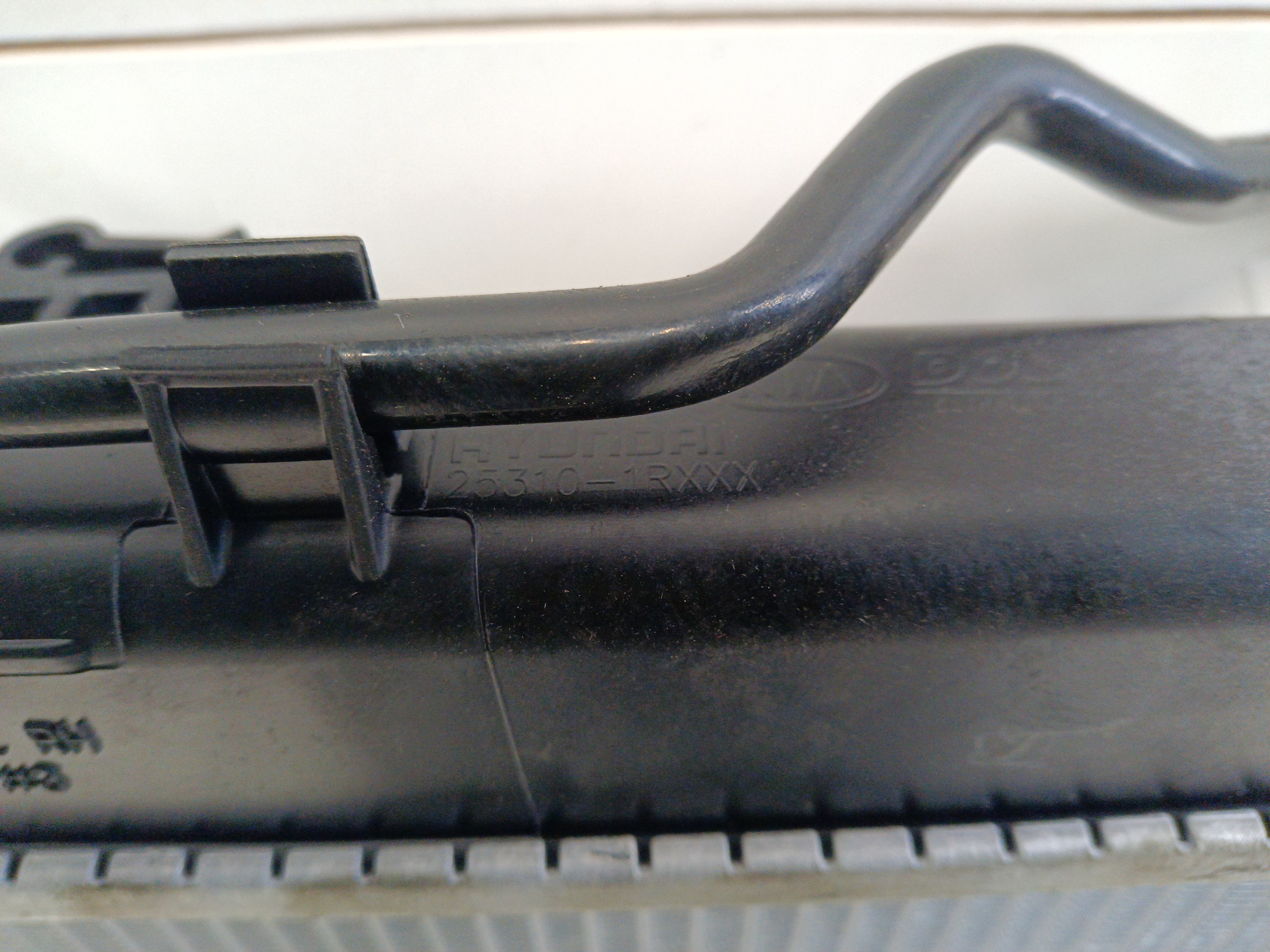 Радиатор охлаждения двигателя Hyundai Solaris 1 A/T