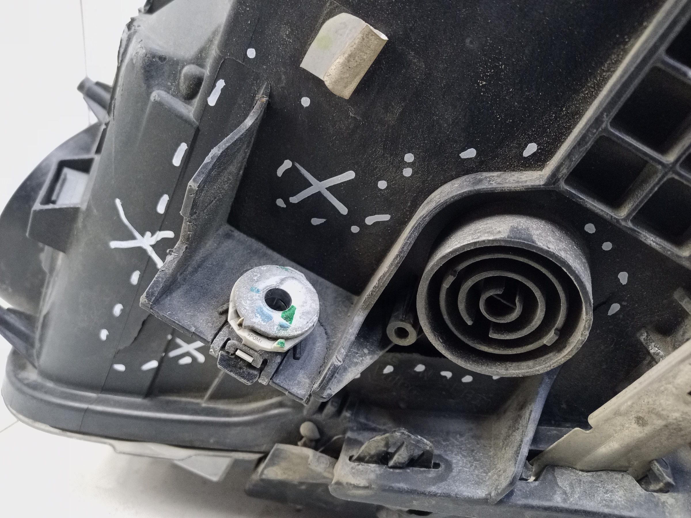 Фара передняя правая BMW X1 F48 LED