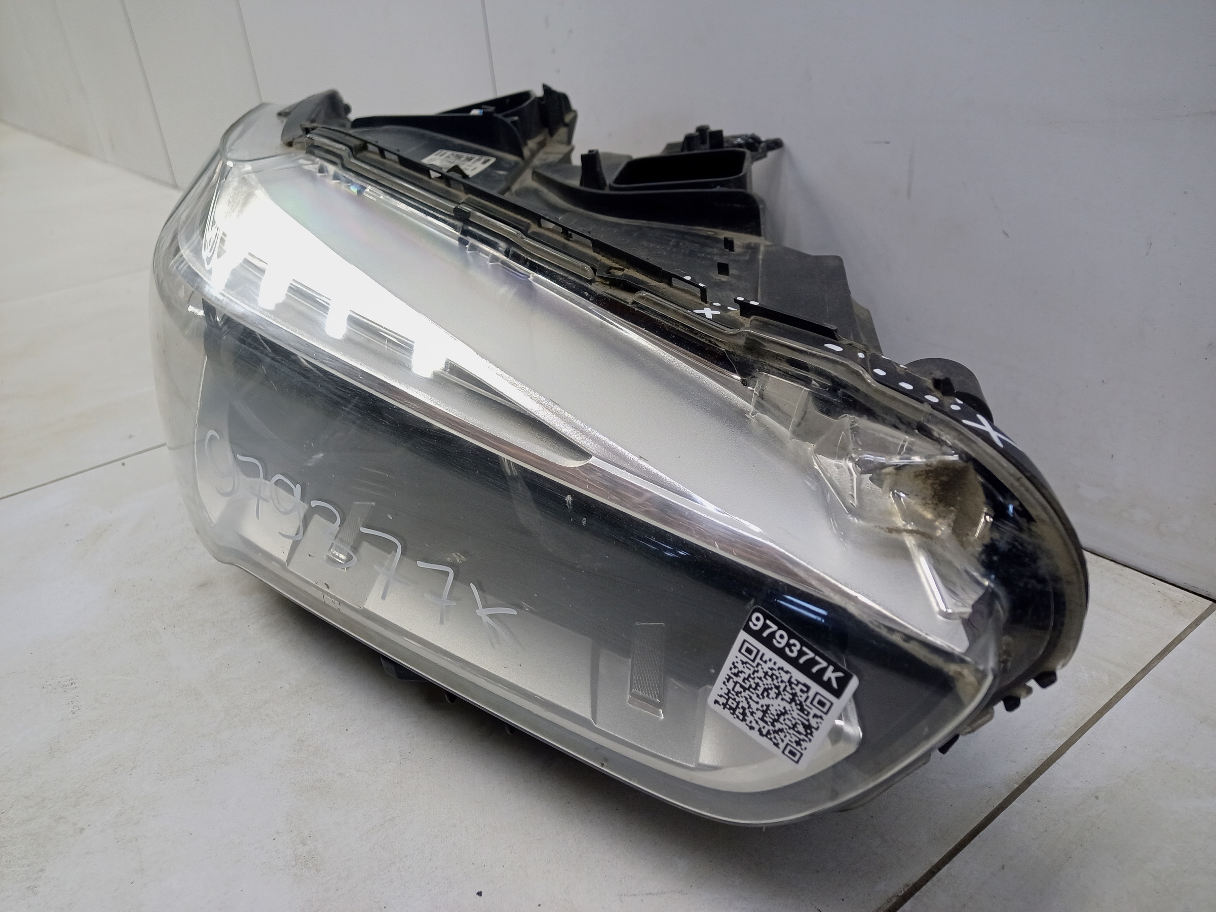 Фара передняя правая BMW X1 F48 LED