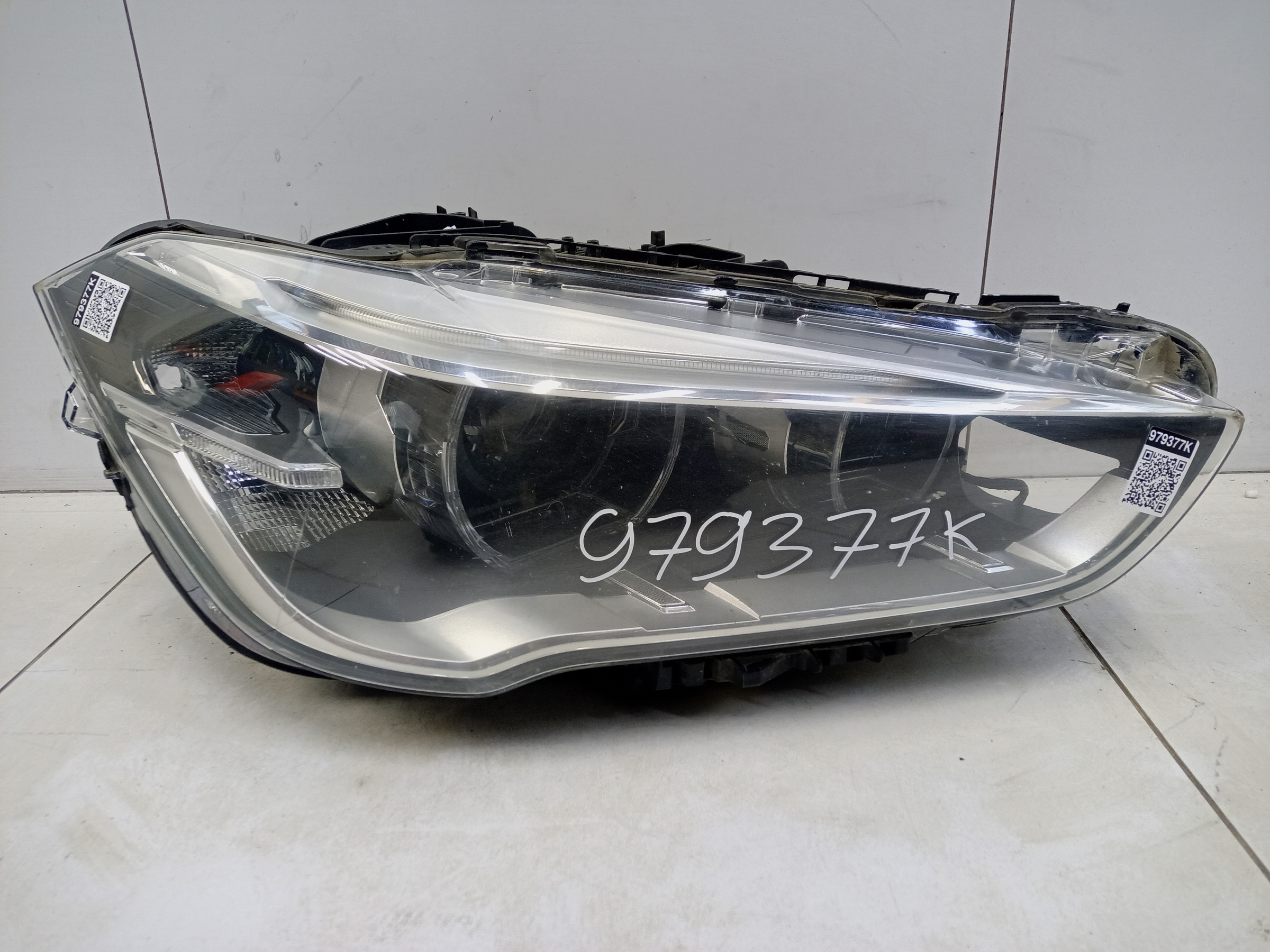 Фара передняя правая BMW X1 F48 LED