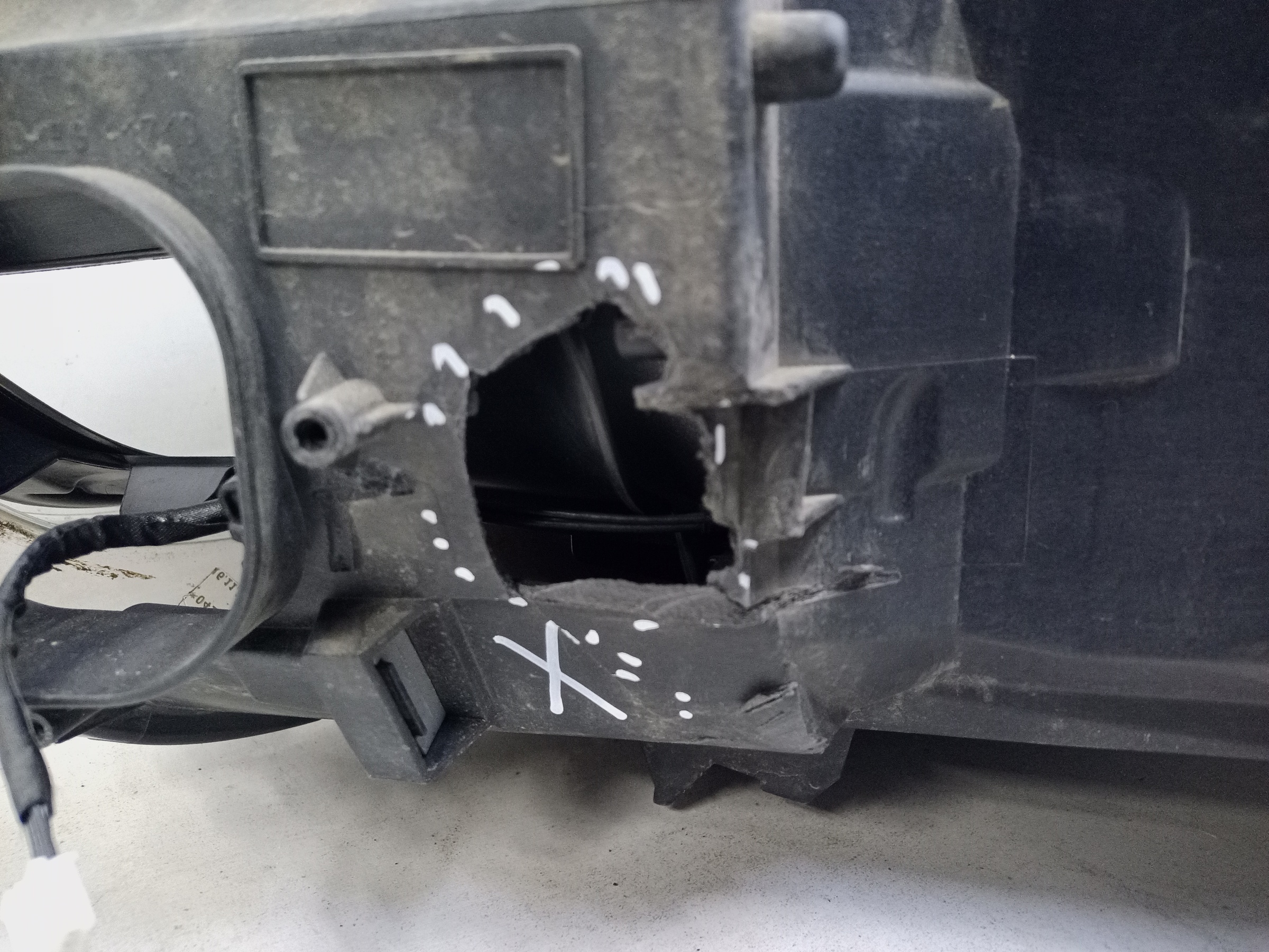 Фара передняя правая BMW X1 F48 LED