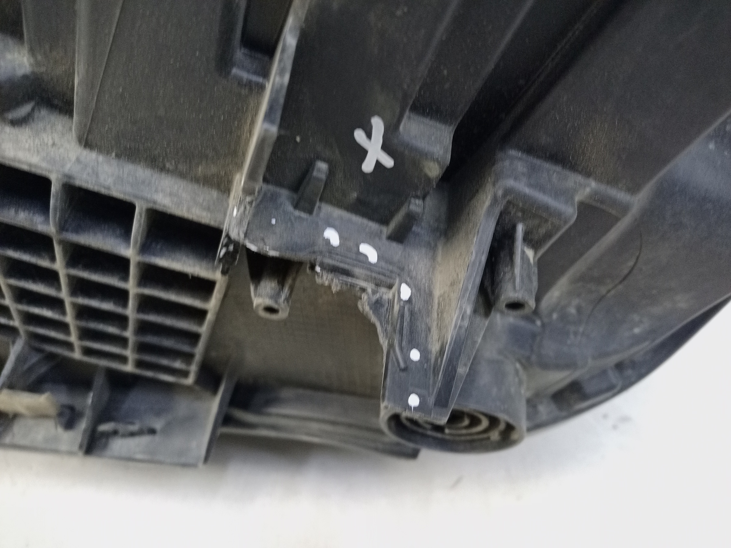 Фара передняя правая BMW X1 F48 LED