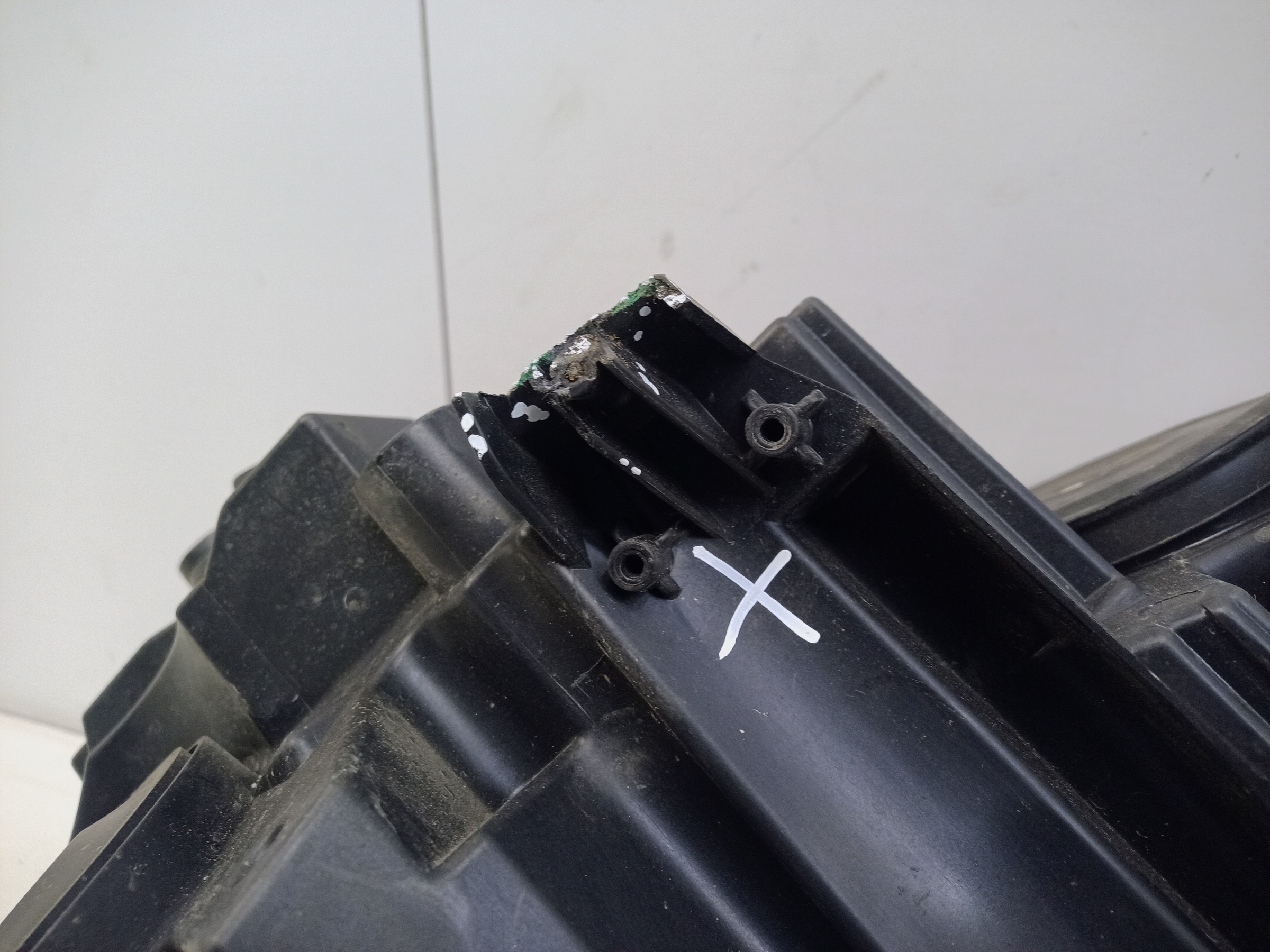 Фара передняя левая Skoda Karoq галоген