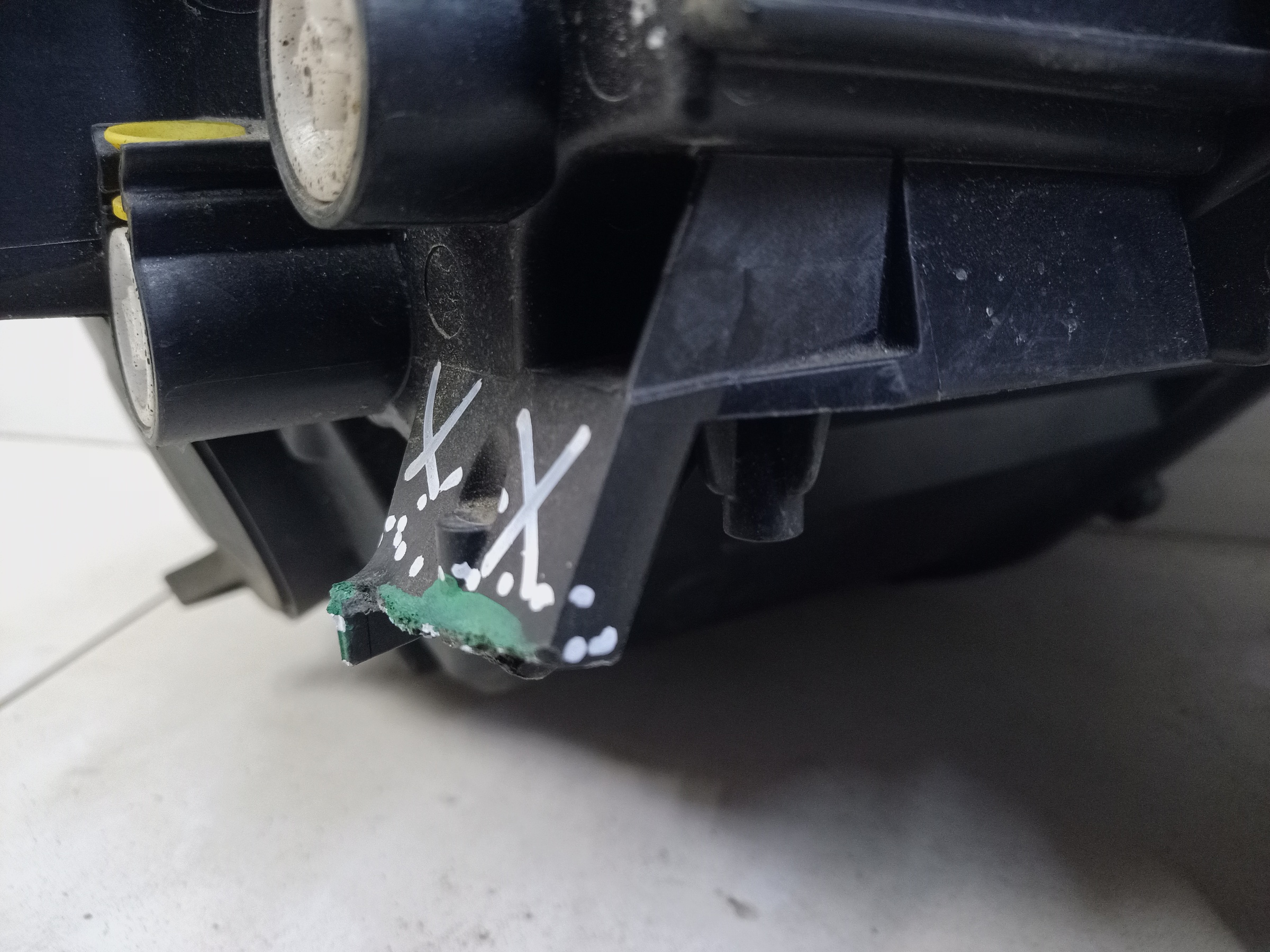 Фара передняя левая Skoda Karoq галоген