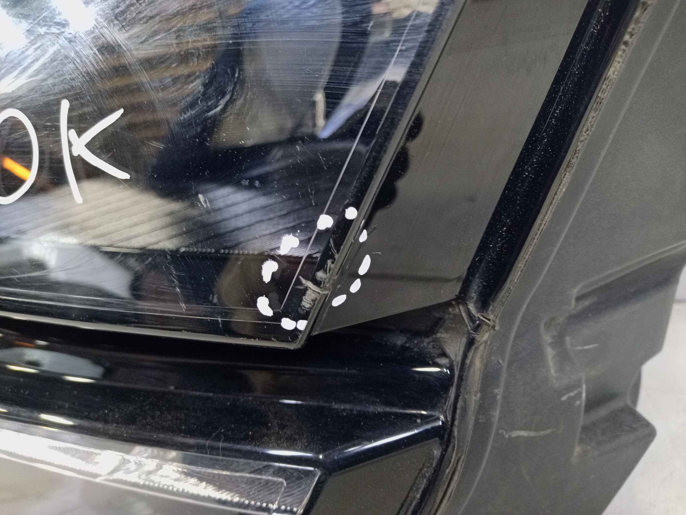 Фара передняя левая Skoda Karoq галоген